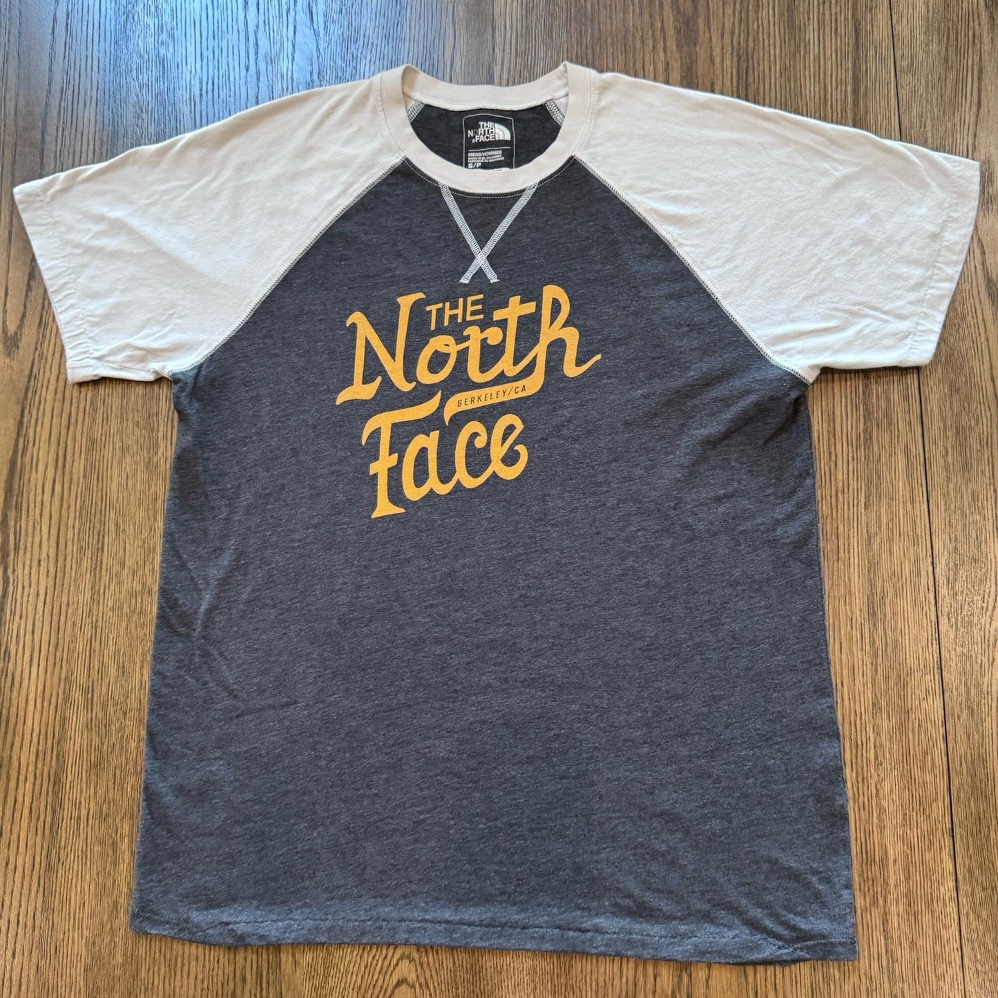 The North Face Men’s Raglan Logo T-Shirt Size S Gray Cream Classic Fit 50/50