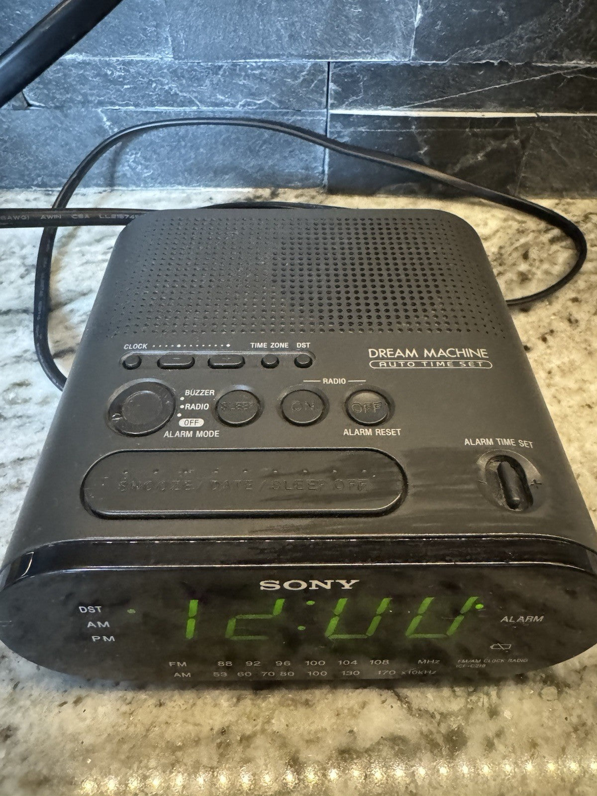 SONY LED ALARM AM/FM Adjustable Auto Time Set DREAM MACHINE Power Backup ICFC218