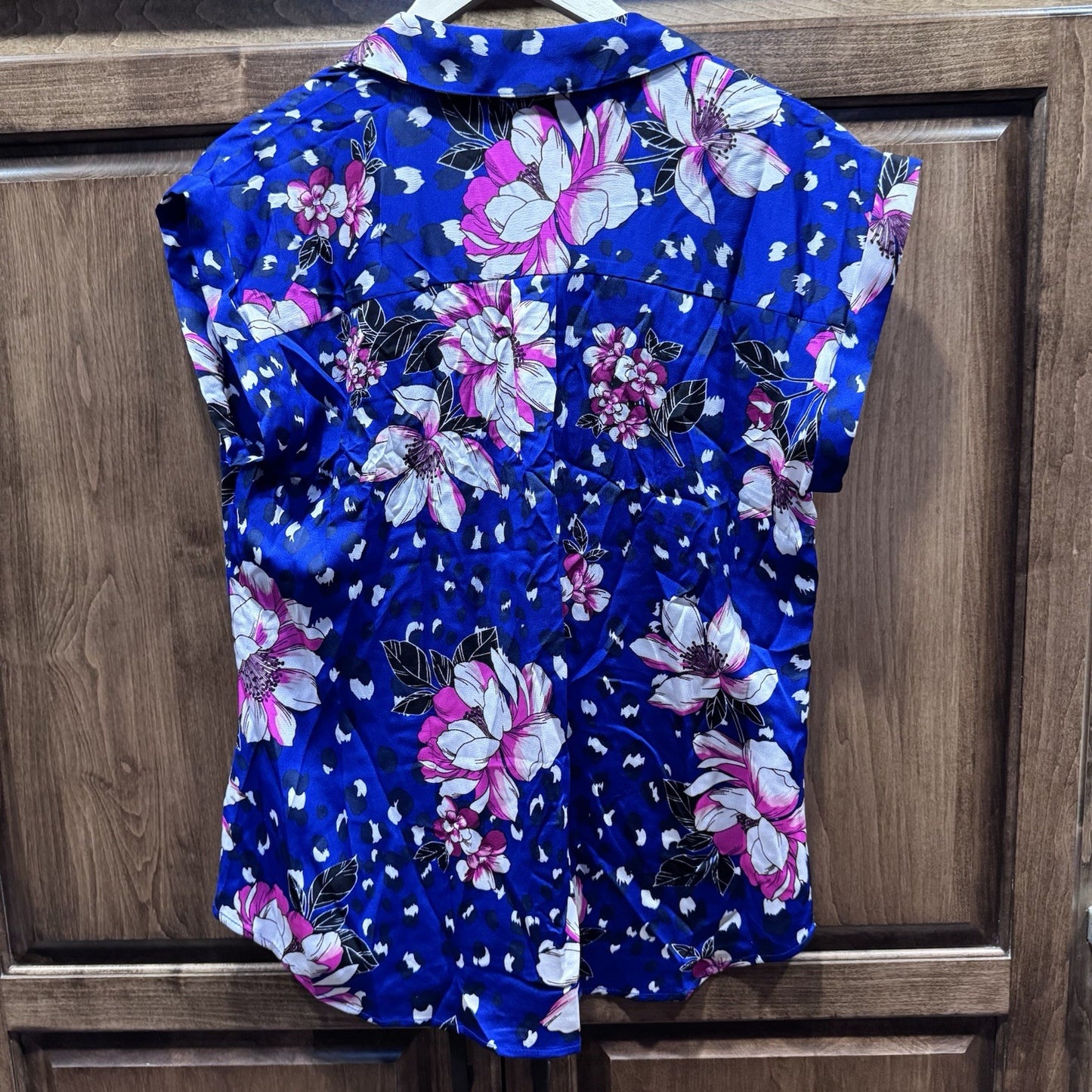 Express Women’s Blue Floral Zip Front Blouse Size M Medium NWT Spring Summer Top