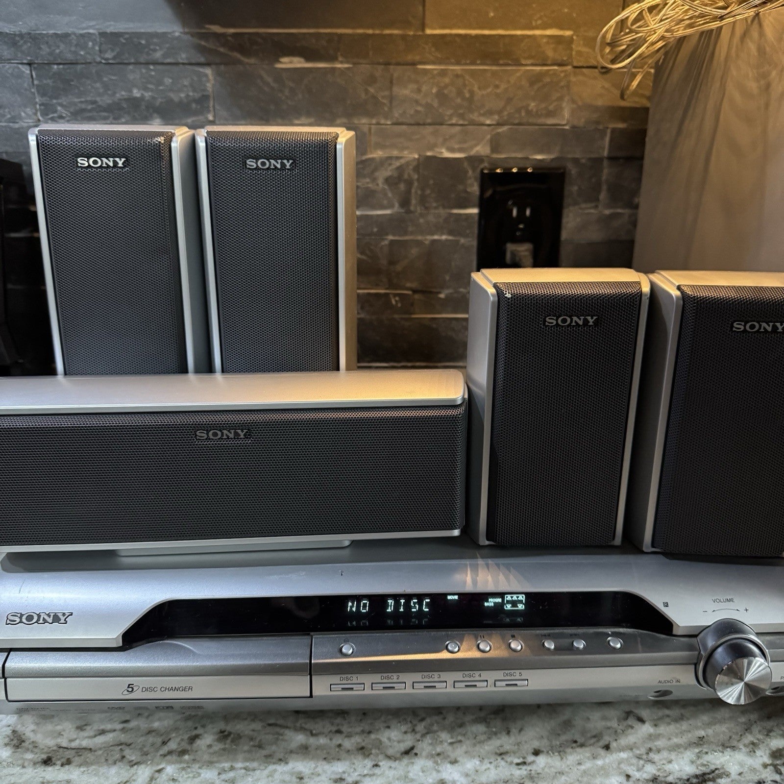Sony S-master Digital Amplifier DAV-HDX266 5CD DVD Receiver W/ Speakers Sub