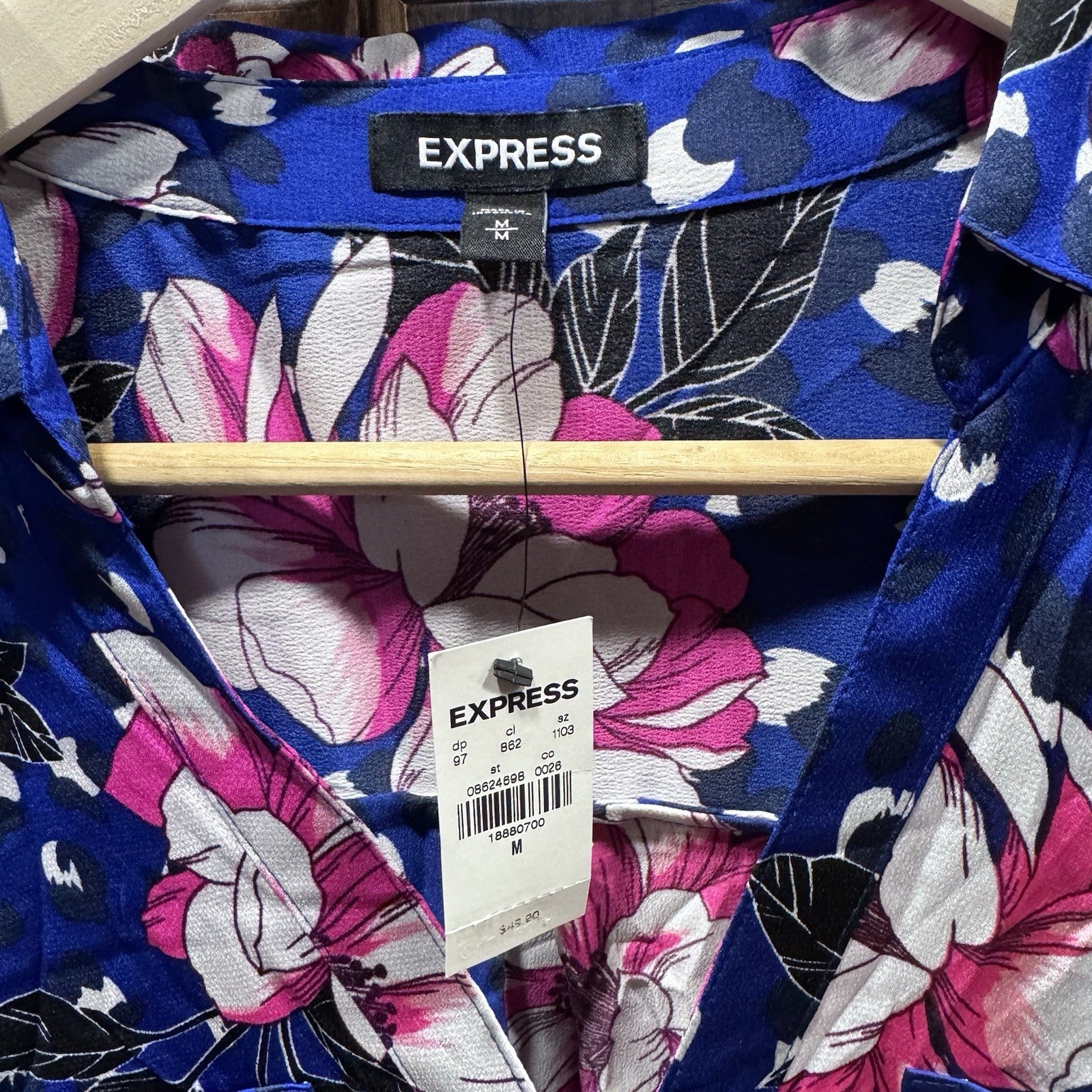 Express Women’s Blue Floral Zip Front Blouse Size M Medium NWT Spring Summer Top