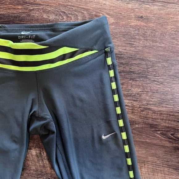 NIKE Dri-Fit Grey/Green Print Capri Running Jogger Pants