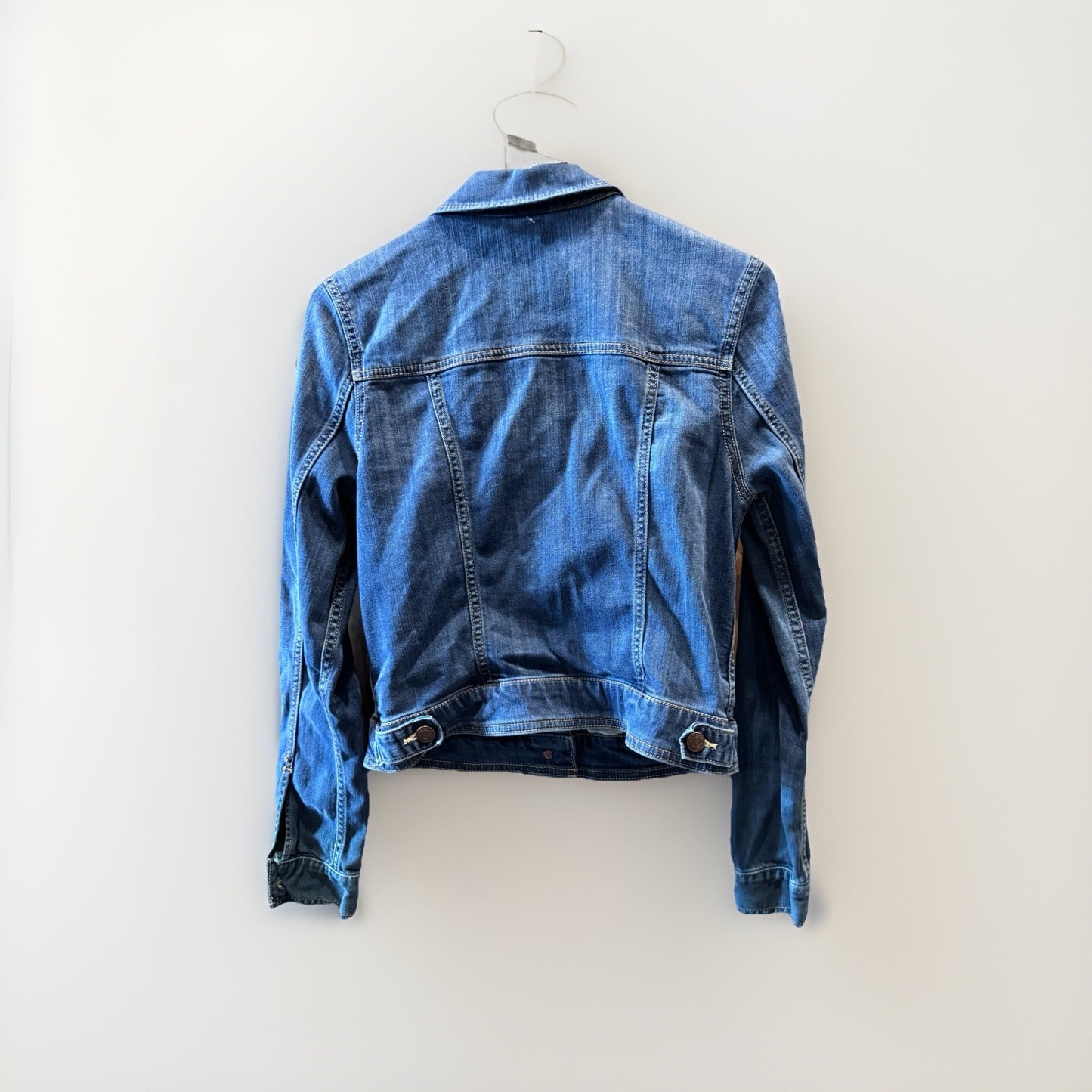American Eagle Women’s Classic Denim Jacket Size Medium M Button Stretch AEO