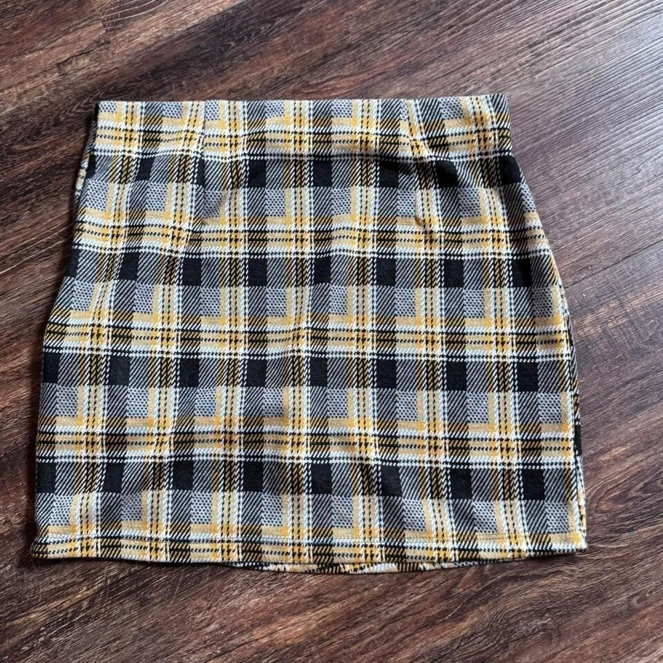 Urban Outfitters - Kinsley Ruched Mini Skirt