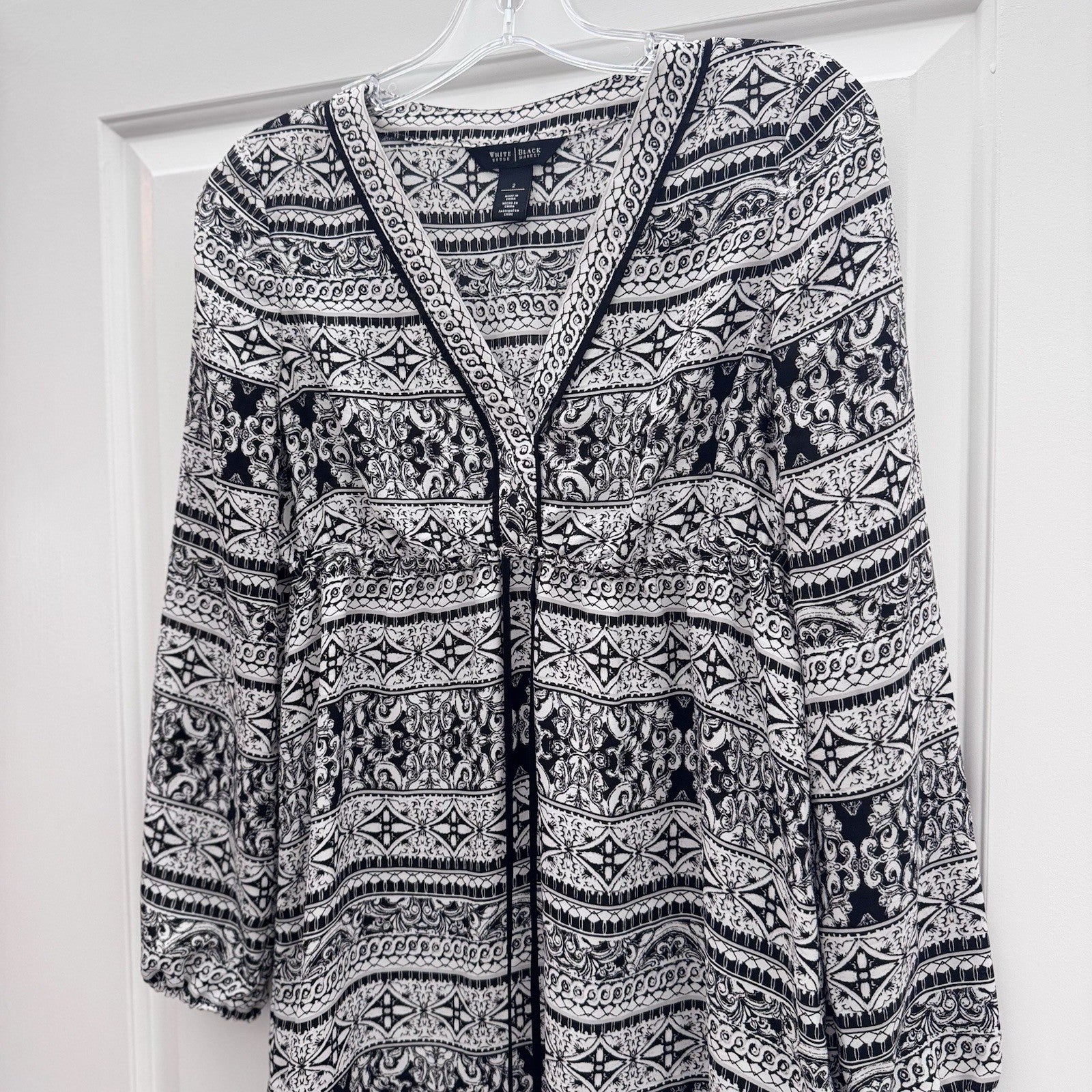 White House Black Market Tunic Top Size 2 Black White Geometric Print Boho