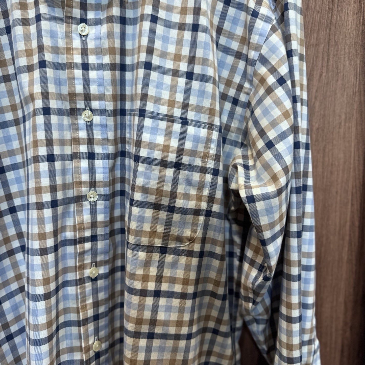 Onward Reserve Men’s Button Down Shirt M Blue Brown Plaid Wrinkle-Free Cotton