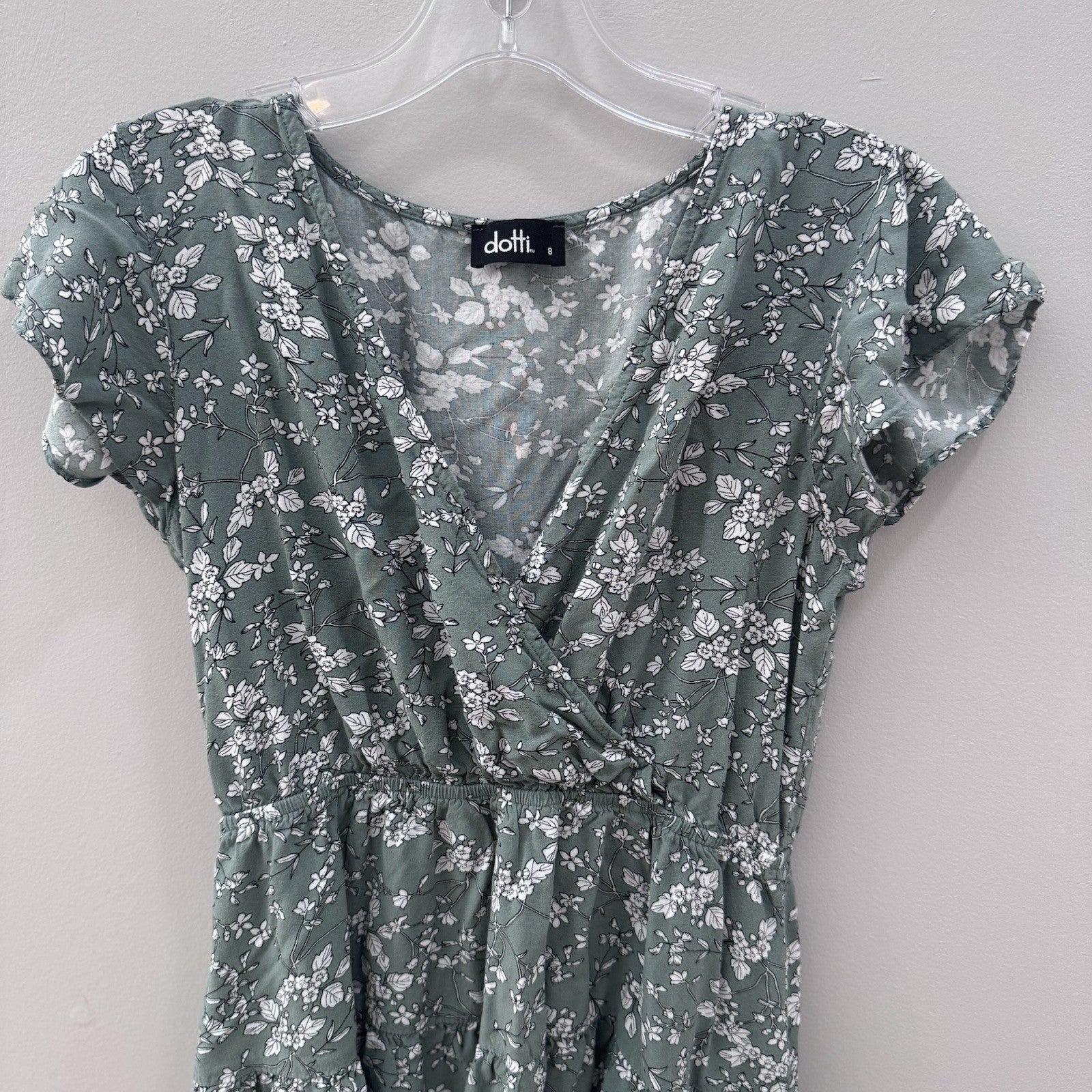 Dotti Green Floral Wrap Dress Women’s Size 8 Short Sleeve Viscose Casual