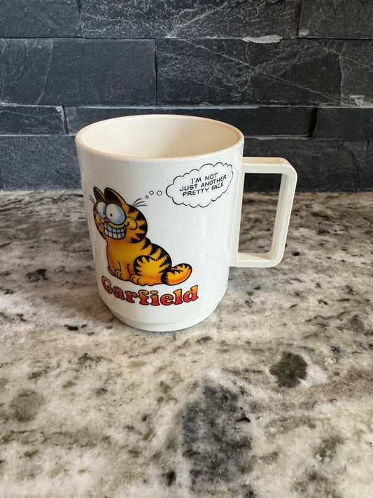 Vintage 1978 Plastic Cup Mug GARFIELD Food is My Life DEKA Elizabeth N.J. U.S.A.