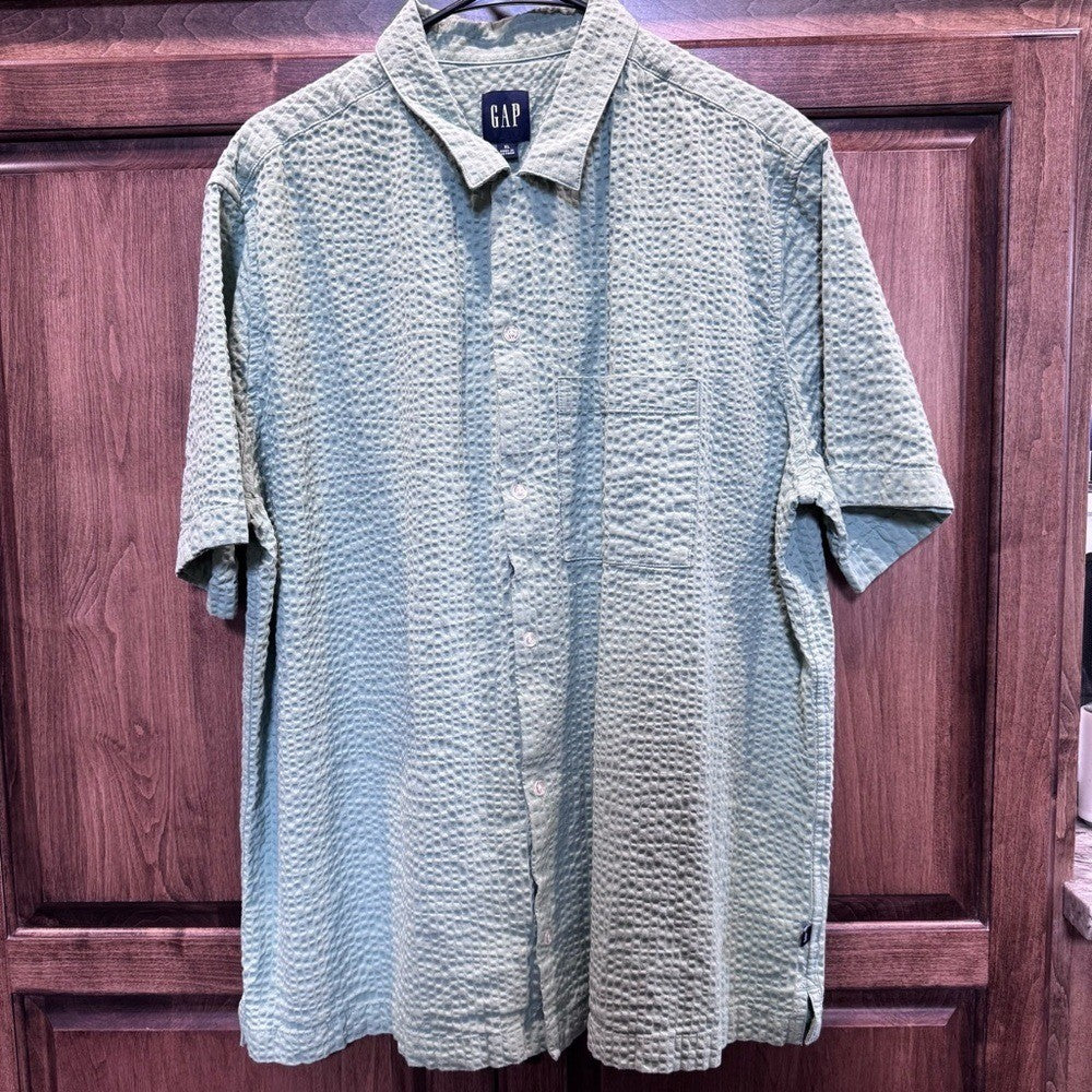 GAP Men's Seersucker Short Sleeve Button Down Shirt XL Green Textured Cotton