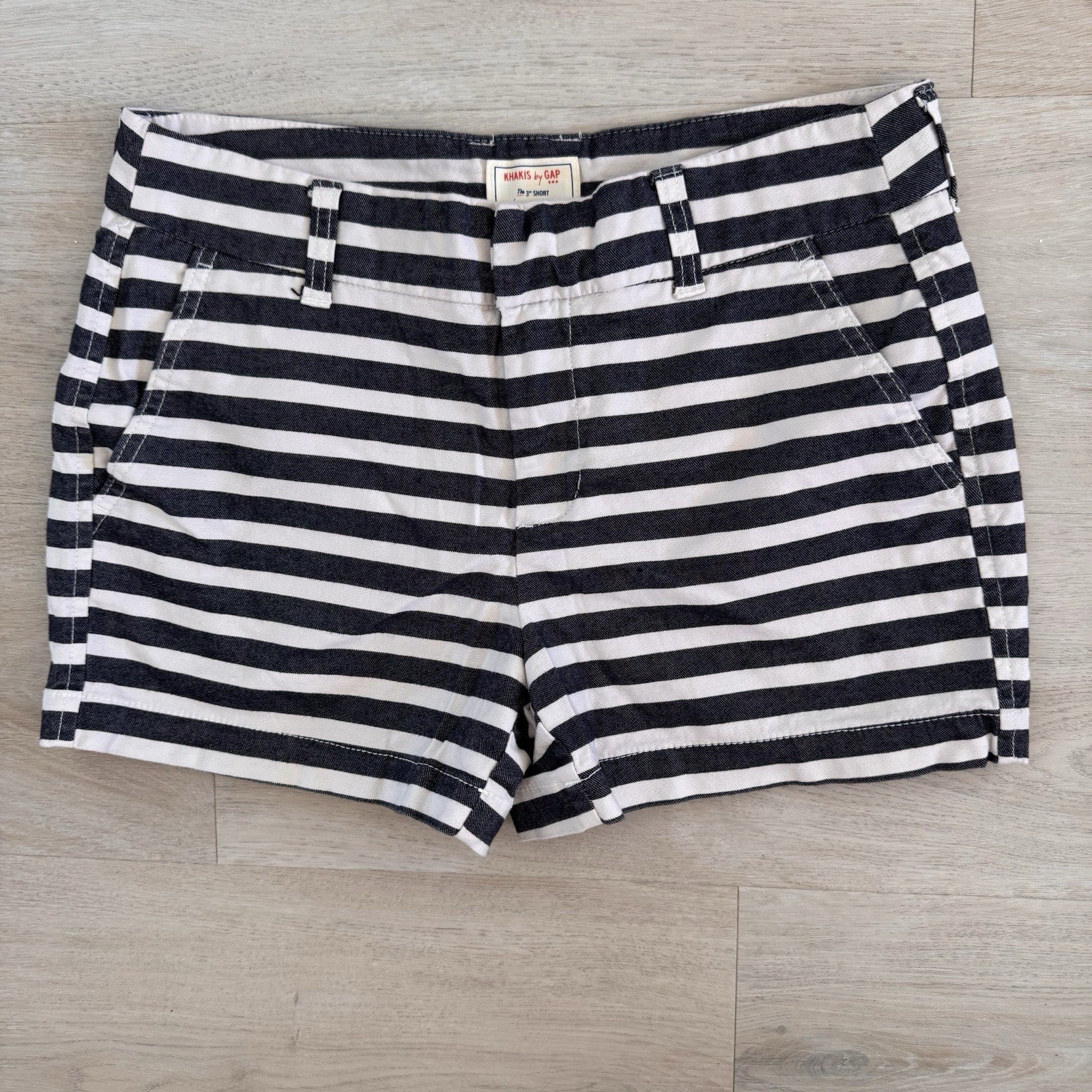 GAP Khakis 3” Stripe Shorts US 0 Black White Stretch Nautical Preppy Women’s