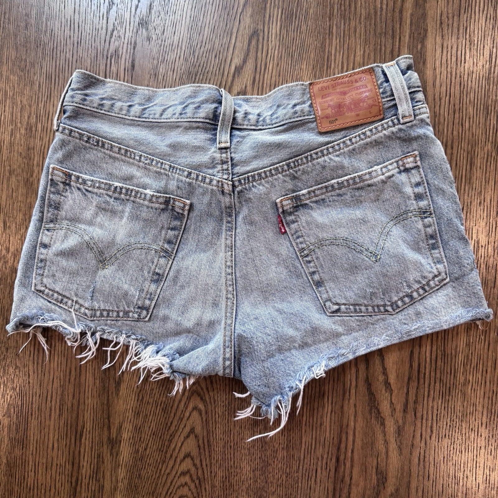 Levi’s Premium 501 Cut-Off Shorts Women’s Size 27 Distressed Denim Jean Shorts