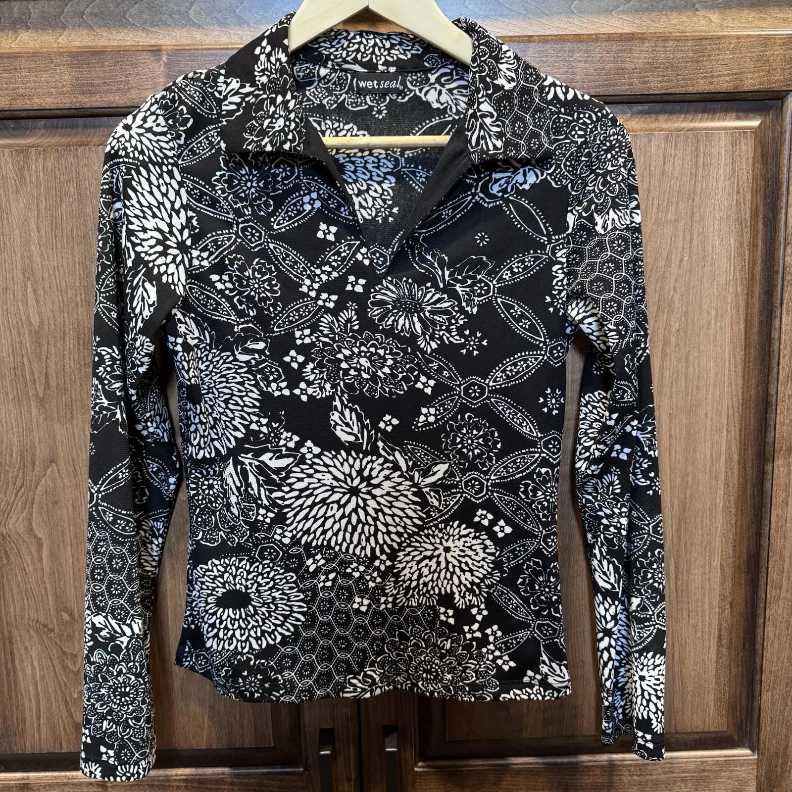 Vintage Wet Seal Black White Floral Y2K Collared Stretch Top Size L VTG Rare