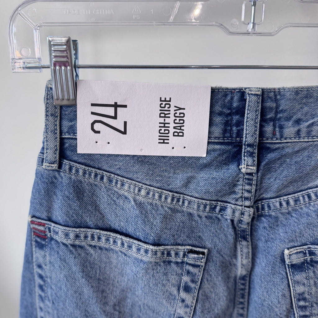 NWT BDG High Rise Baggy Distressed Jeans Size 24 Urban Outfitters