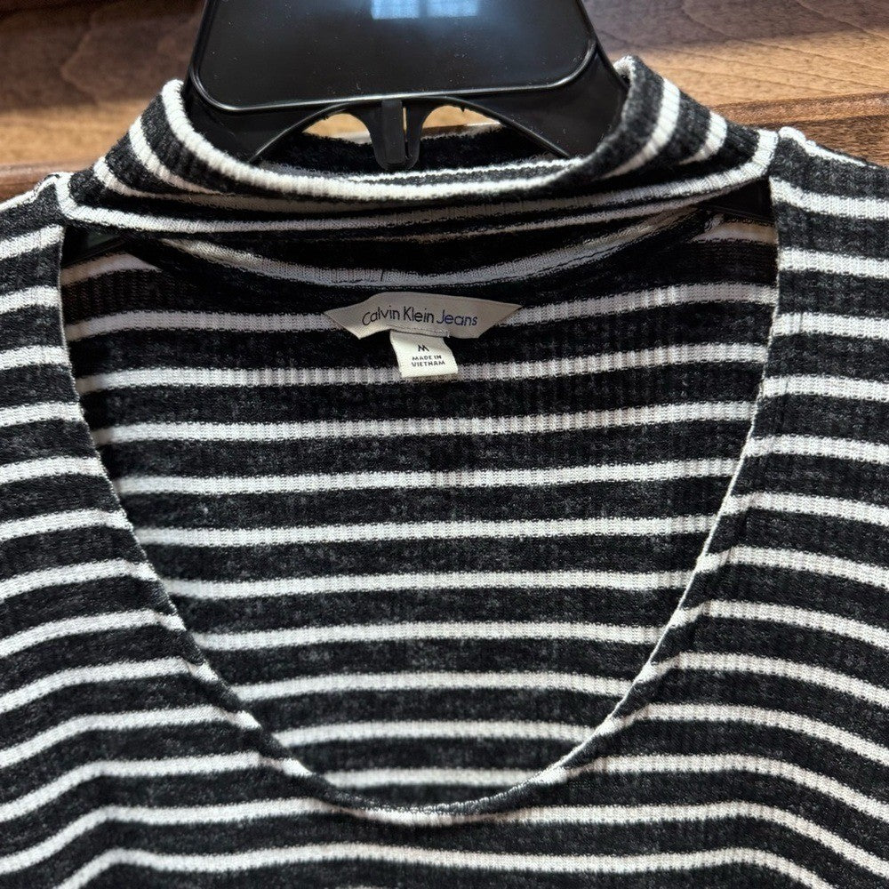 Black and white striped scoop neck collar longsleeve top blouse M Calvin Klein
