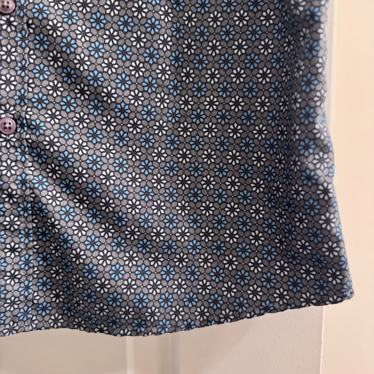 Tahari Men’s Slim Fit Button-Up Shirt M Geometric Blue Black Print India