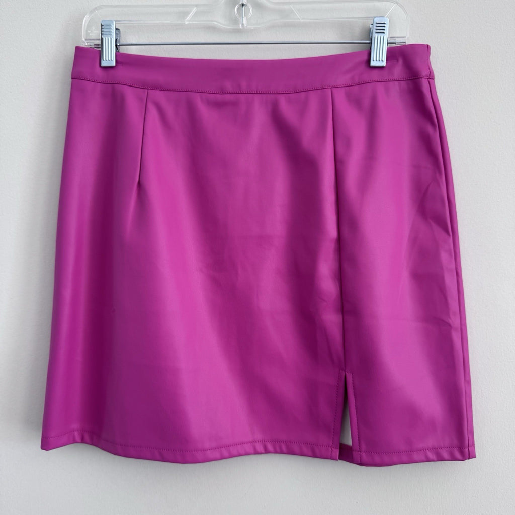 Entro NWT Women’s Pink Faux Leather Mini Skirt L Slit Back Zip Statement