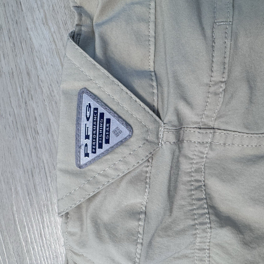 Columbia PFG Women’s Khaki Fishing Shorts Size 2 Omni-Shade UPF 50 Vented