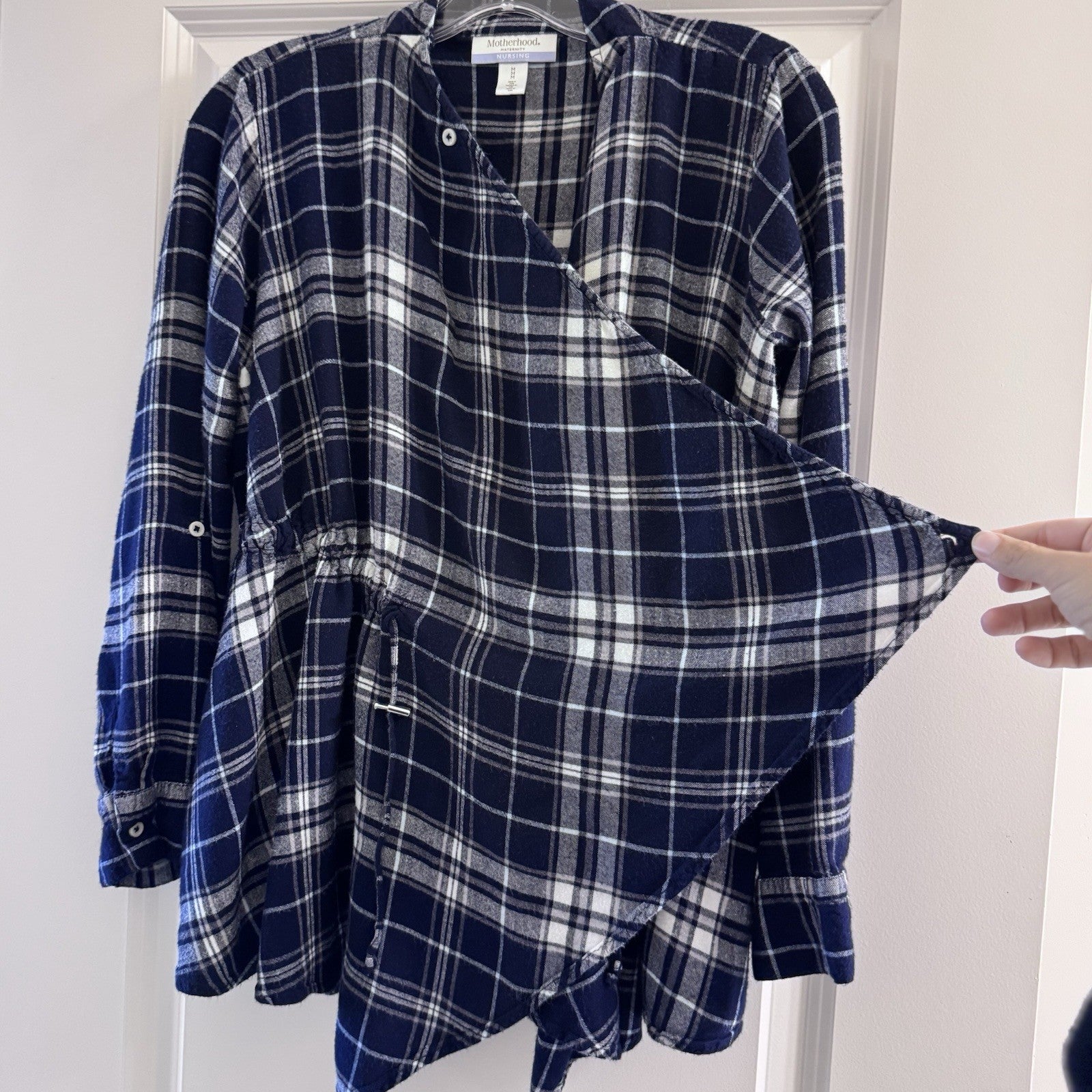 Motherhood Maternity Nursing Top M Navy Plaid Flannel Wrap Long Sleeve