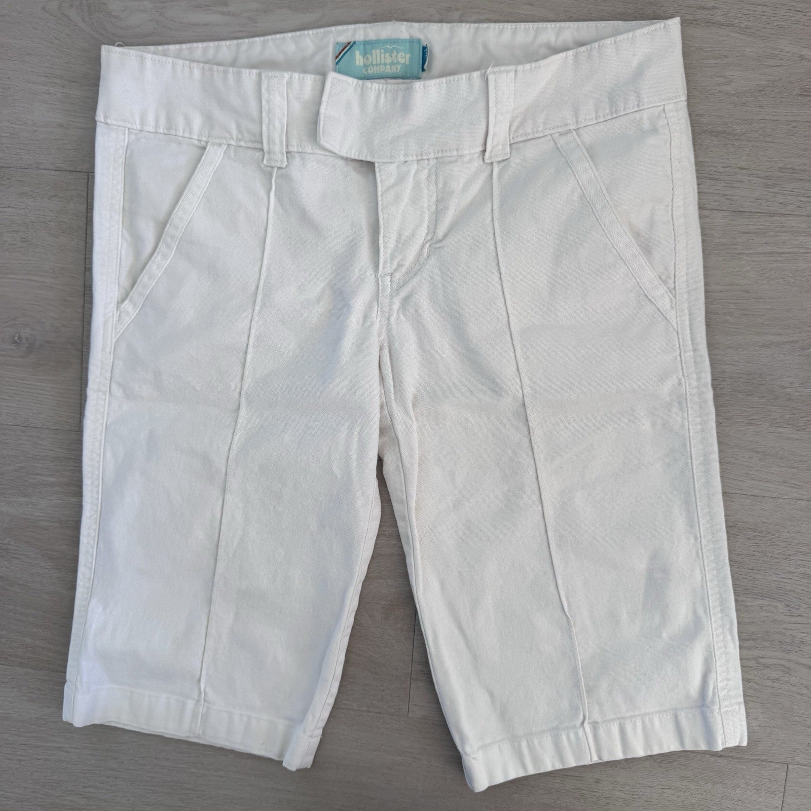 Hollister White Bermuda Shorts Low Rise Y2K Size 3 
