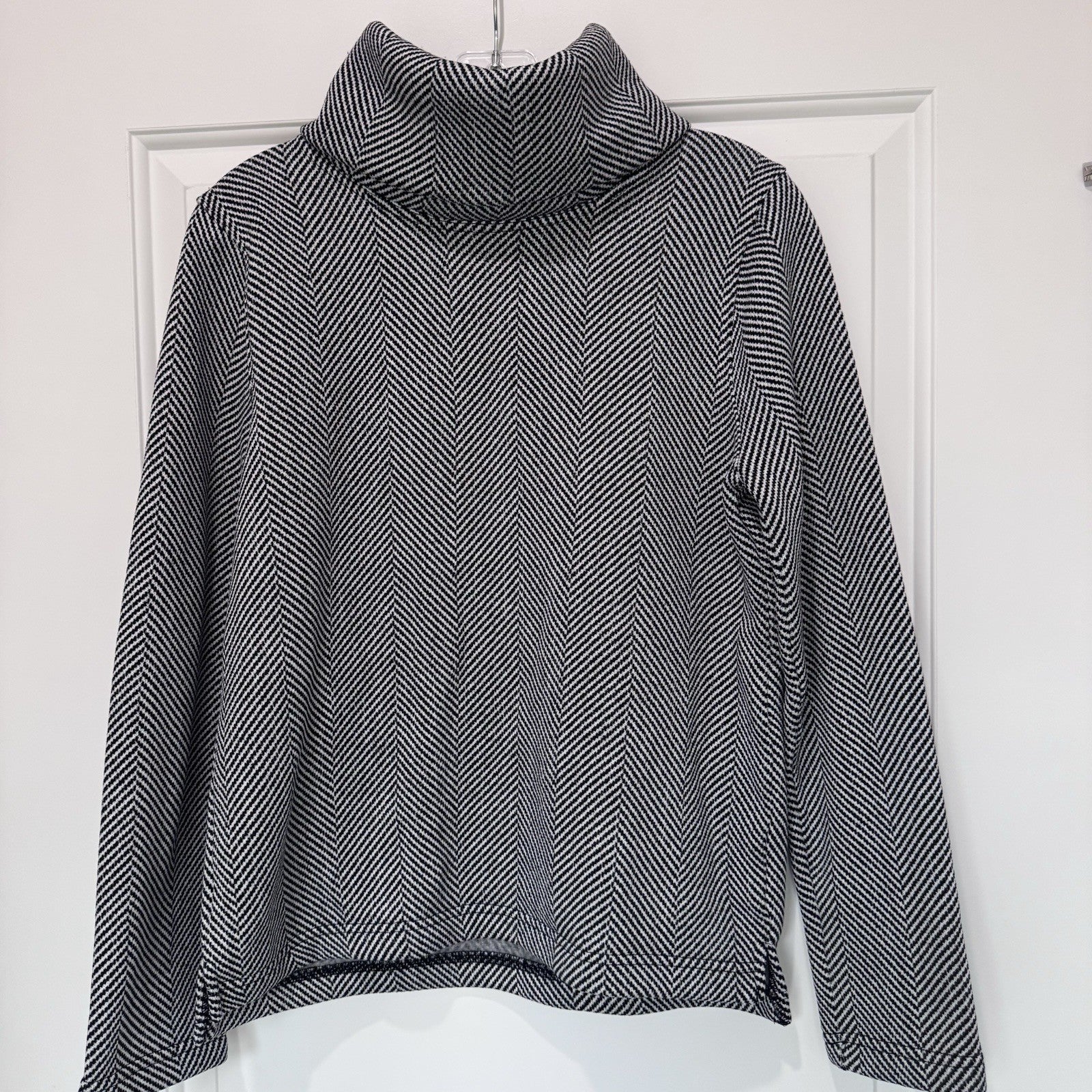 J.Crew Herringbone Funnel Neck Top Medium Black White Long Sleeve Knit Pullover