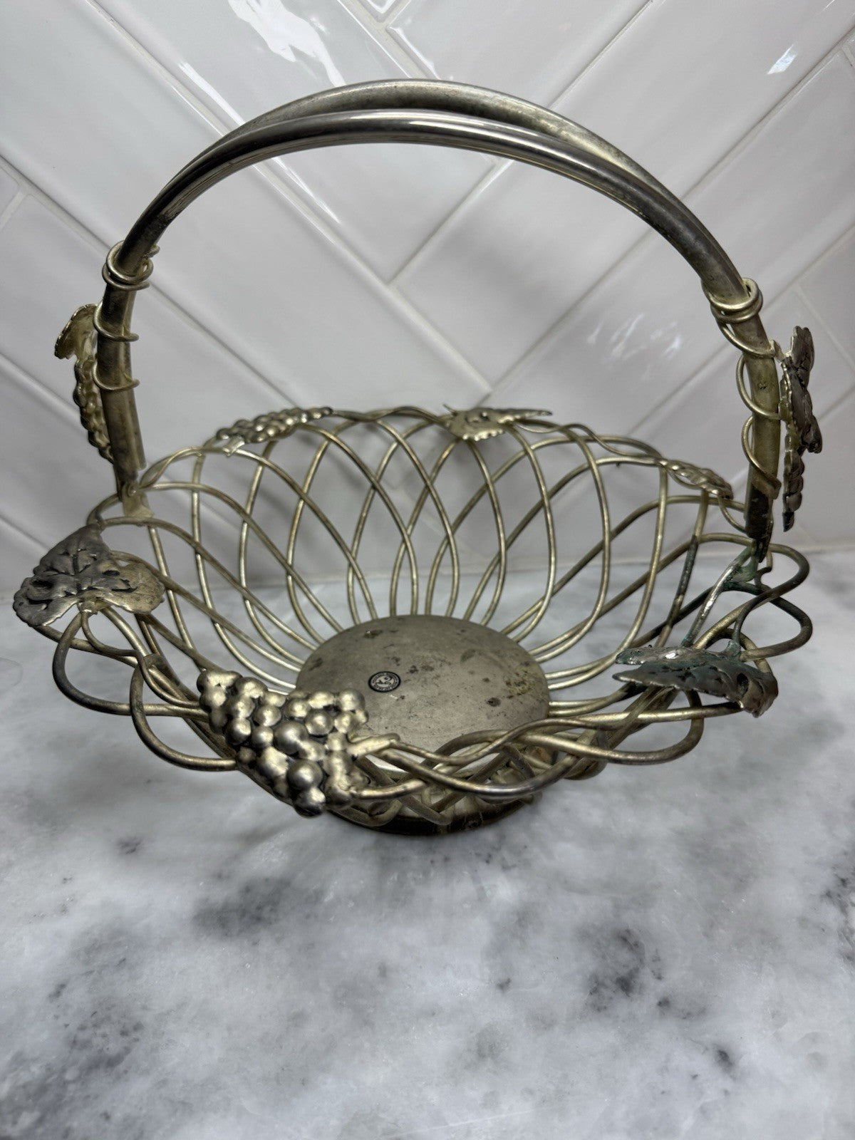 Vintage Godinger BASKET Silver Plate Fruit Grape Vine w/Moveable Handle 7x 8 in