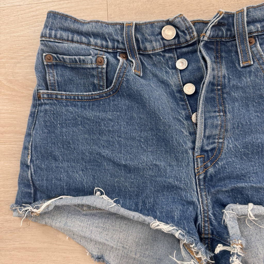 Levi’s Women’s 501 Cut Off Shorts W27 Button Fly Raw Hem Denim