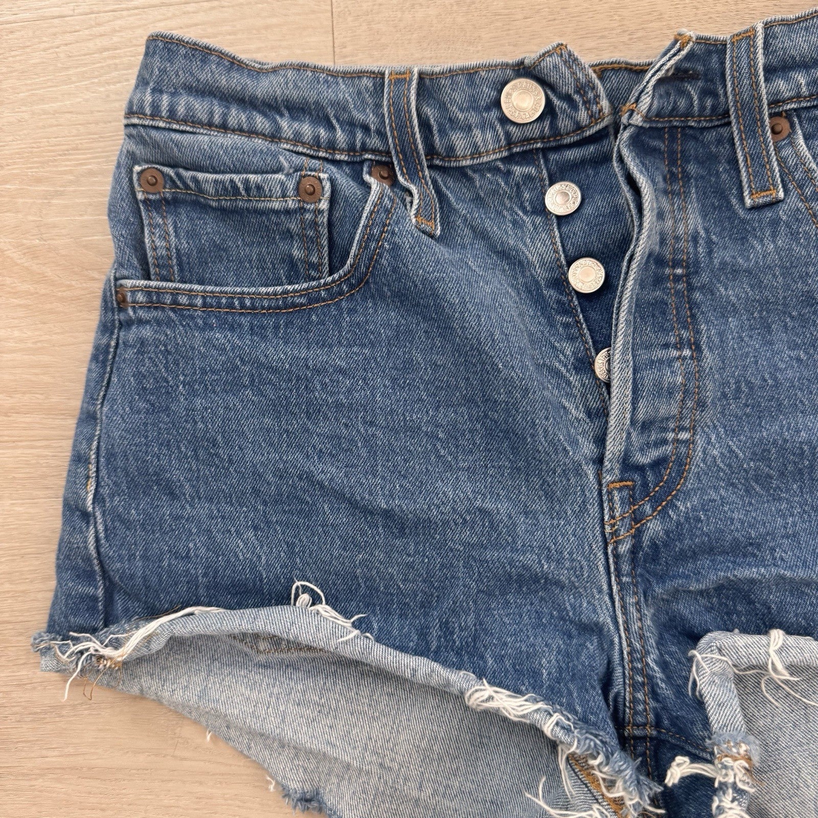 Levi’s Women’s 501 Cut Off Shorts W27 Button Fly Raw Hem Denim