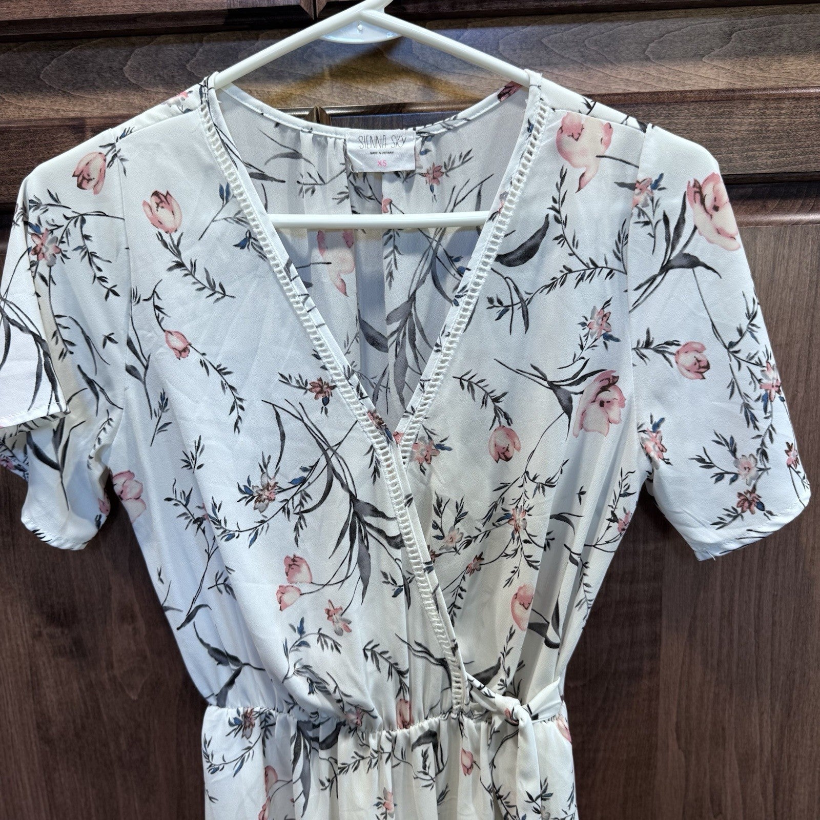 Sienna Sky Floral Wrap Dress White Pink Short Sleeve XS