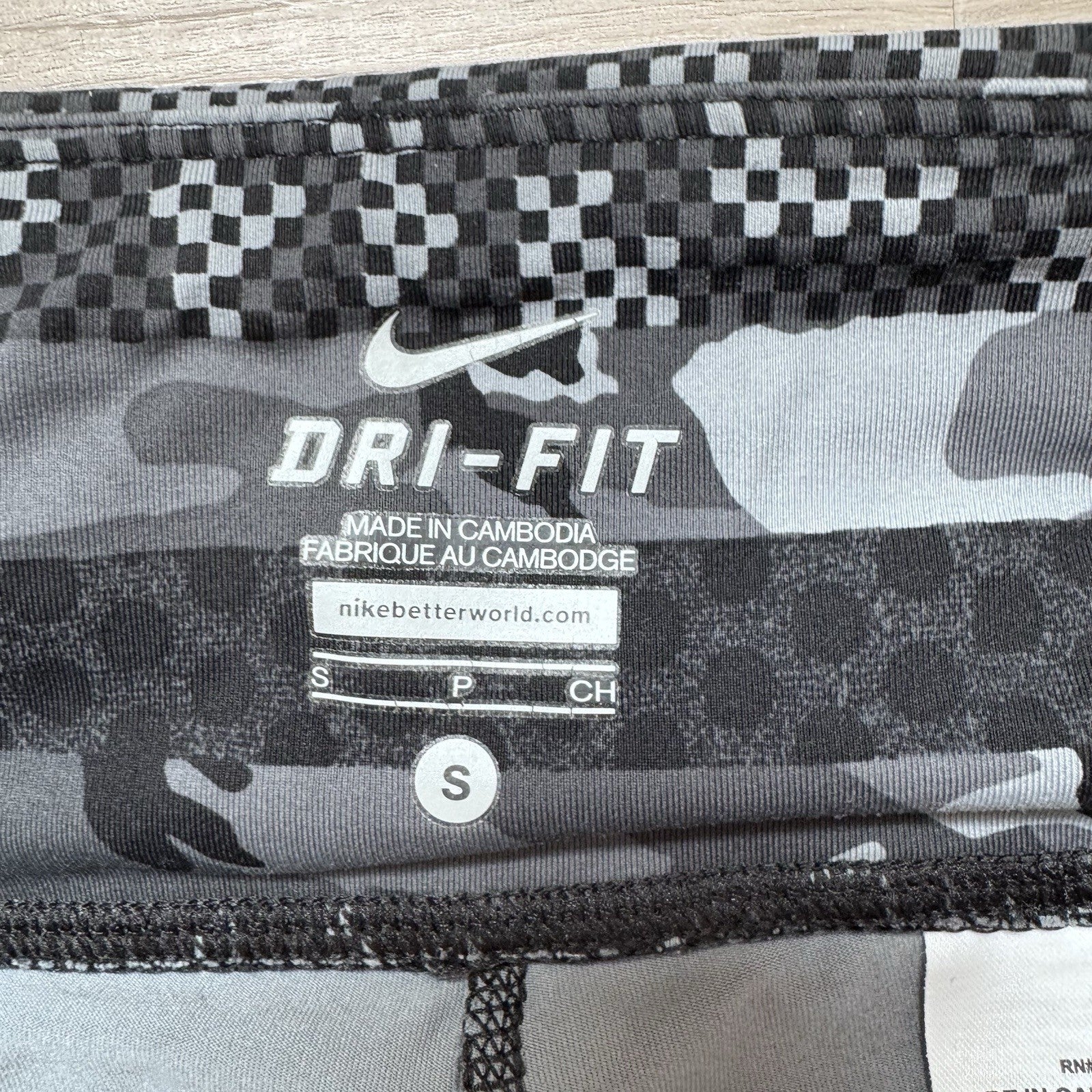 Nike Dri Fit Camo Leggings Womens Small Black Gray Running Drawstring Zip