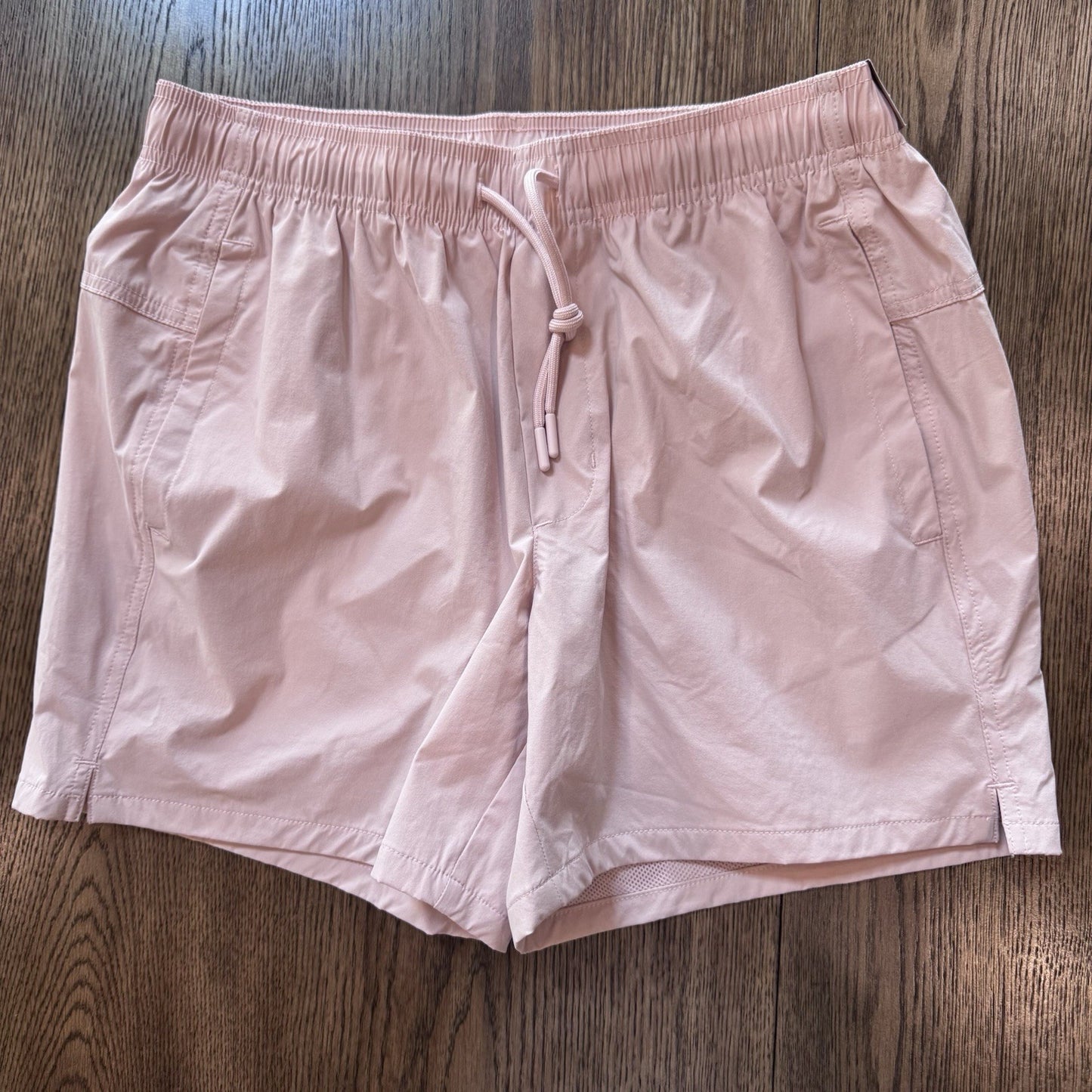 VRST Men’s M 5” Everyday Shorts Light Pink Swim Trunks Lined Stretch NWT $50