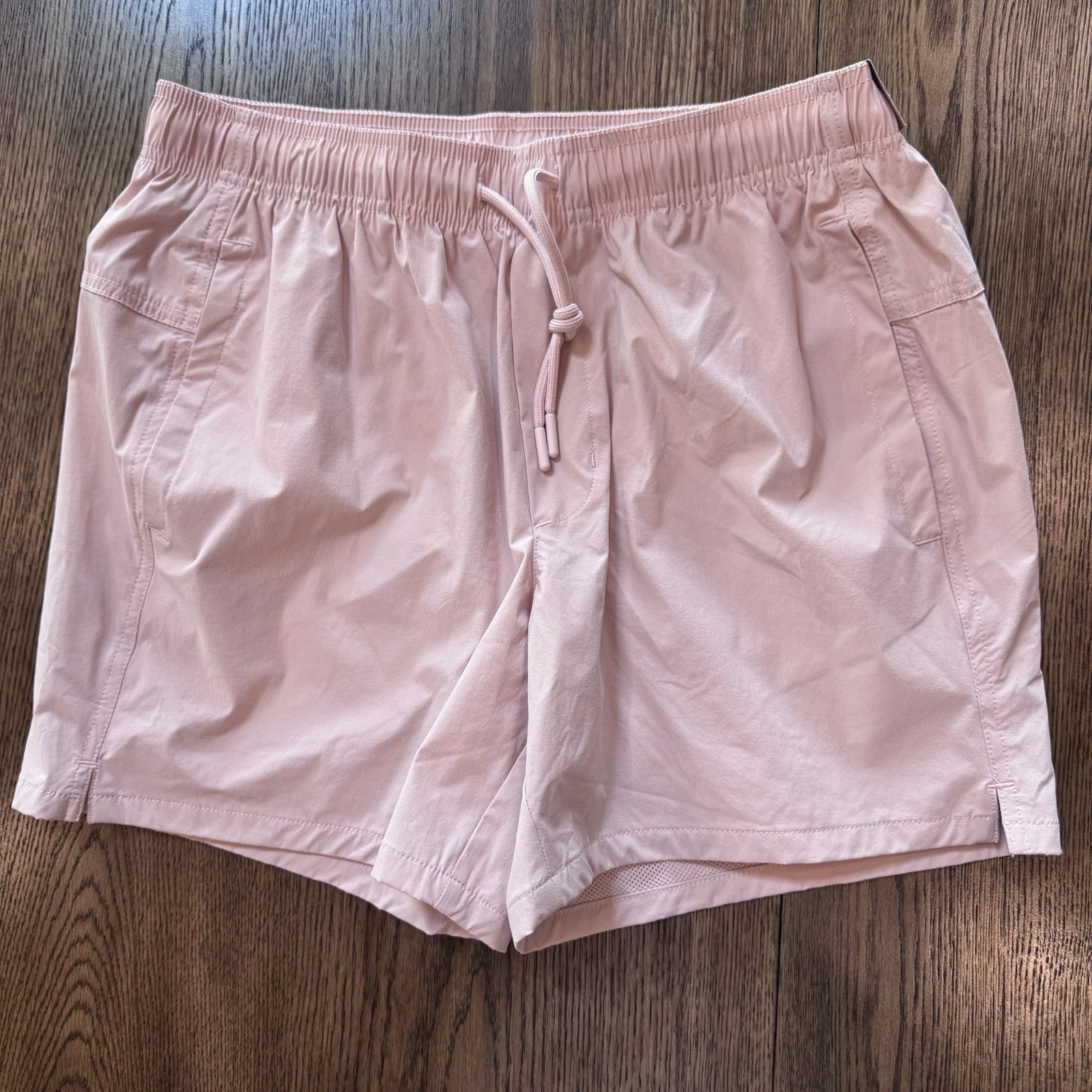 VRST Men’s M 5” Everyday Shorts Light Pink Swim Trunks Lined Stretch NWT $50