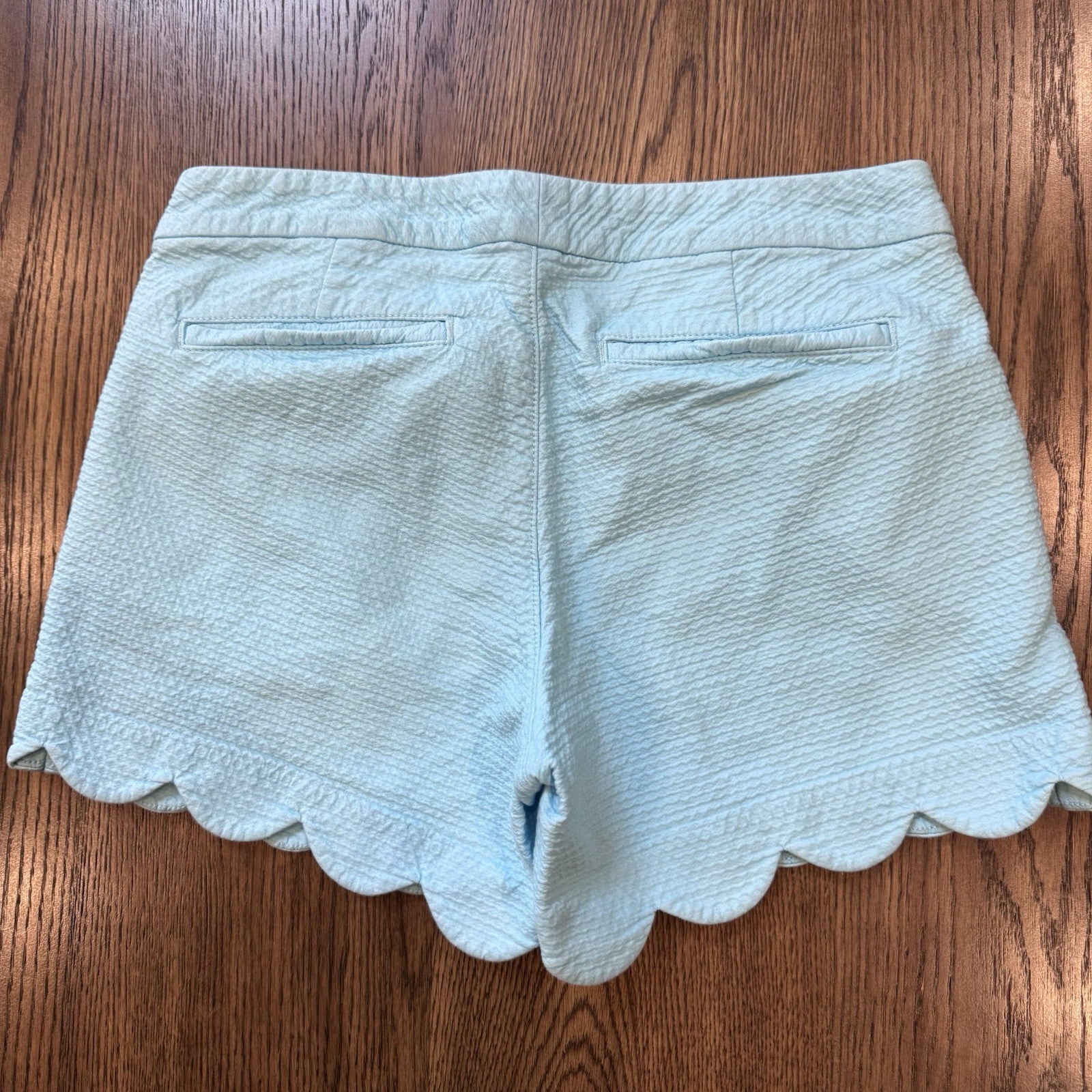 Lilly Pulitzer Seersucker Scallop Hem Shorts Blue Size 4 | Cotton Spandex 