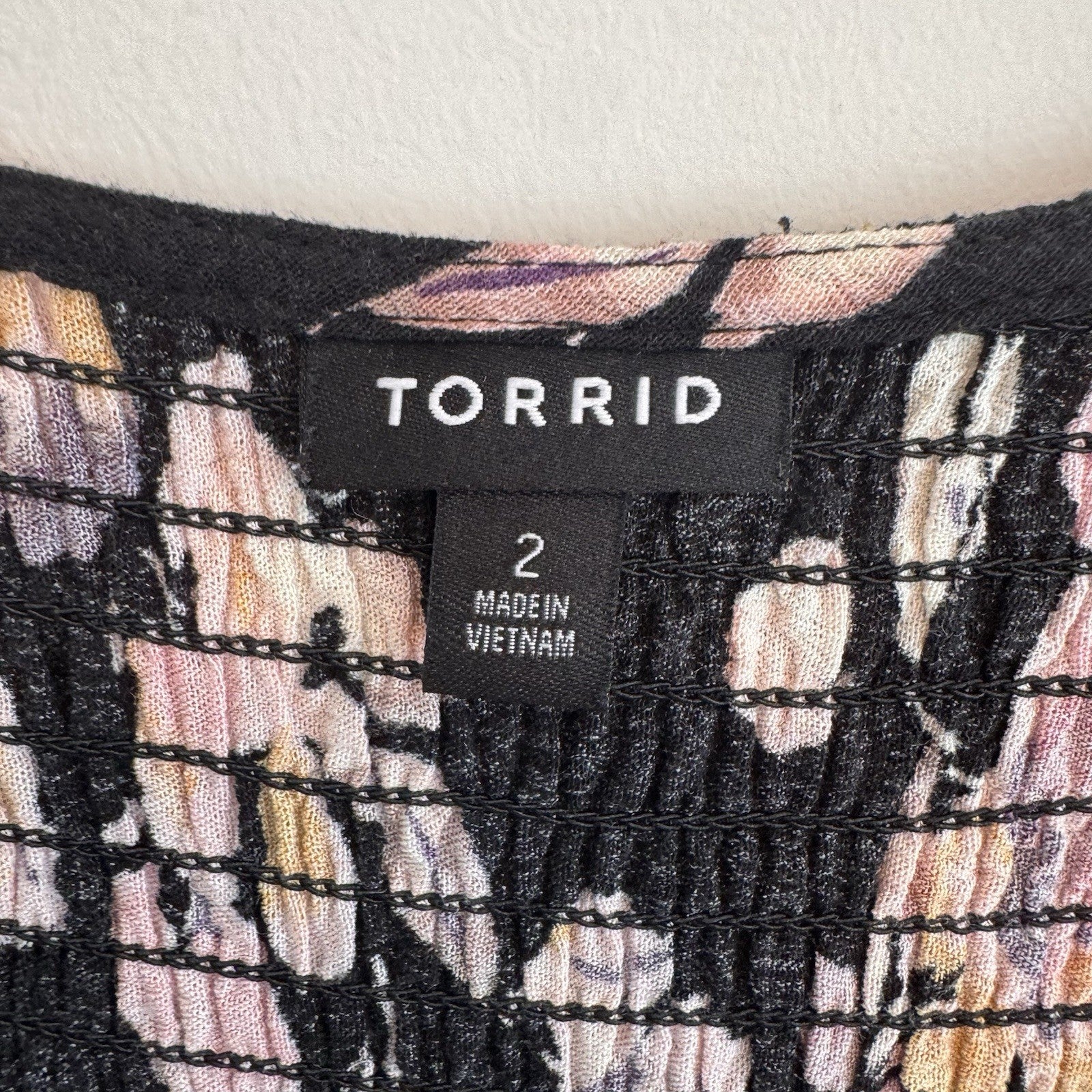 Torrid Floral Babydoll Blouse Size 2 Black Pink Smocked Boho Top Women’s