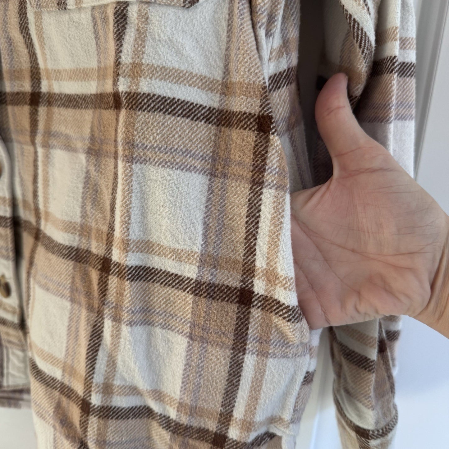 Hollister Plaid Flannel Button Up Shirt Womens Medium Brown Cream