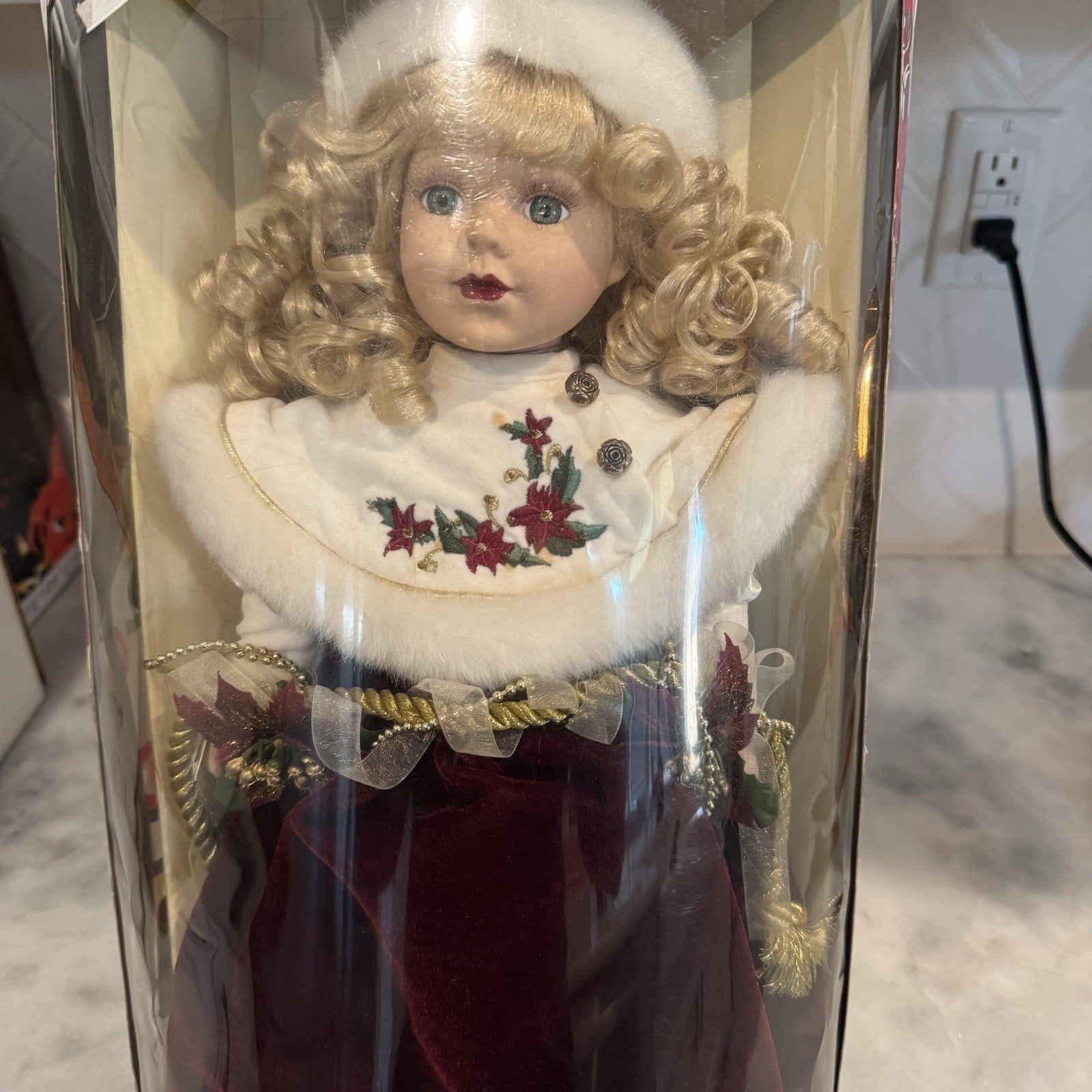 BK Victoria Garden Porcelain Doll 2000 Holiday Limited Edition Third in Series
