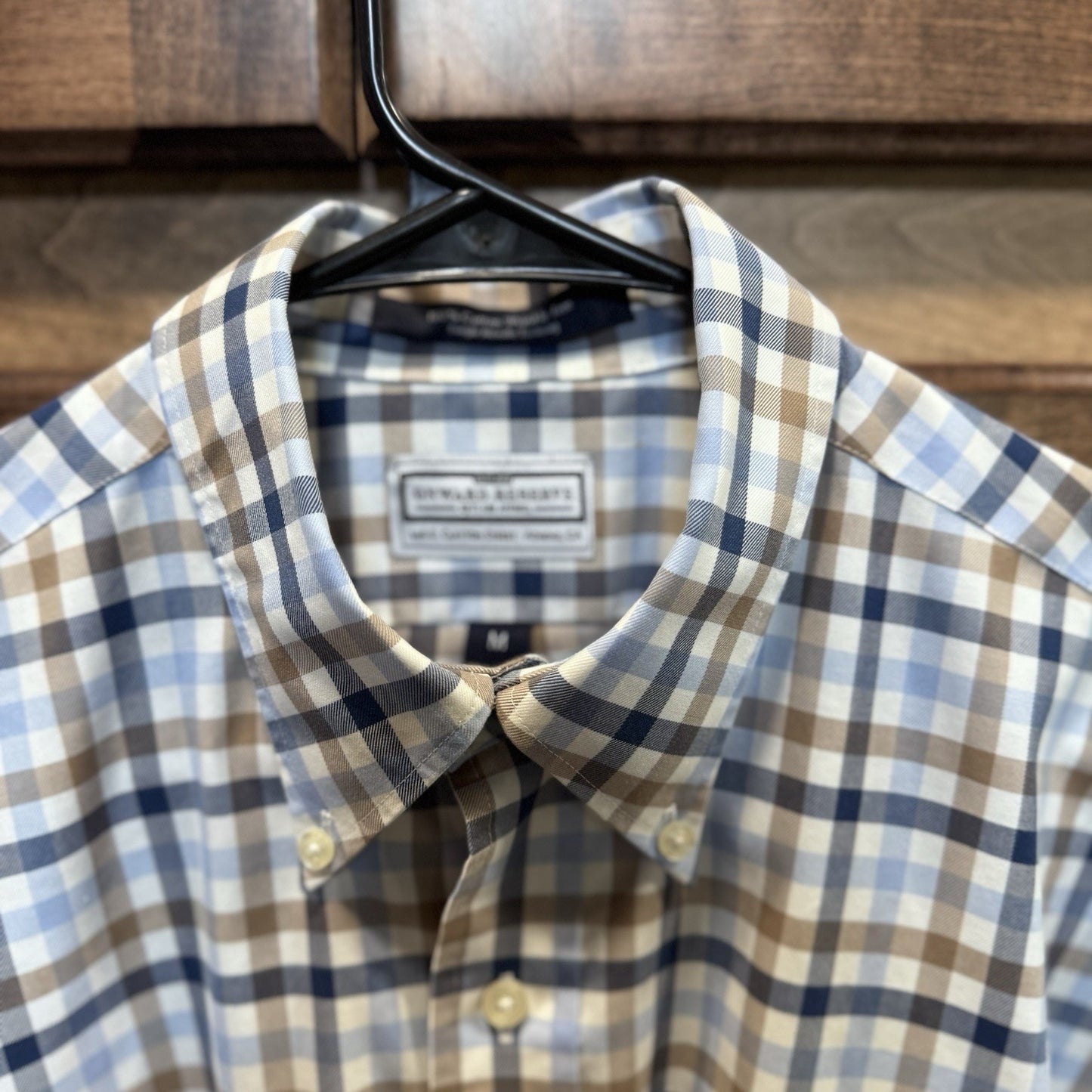 Onward Reserve Men’s Button Down Shirt M Blue Brown Plaid Wrinkle-Free Cotton