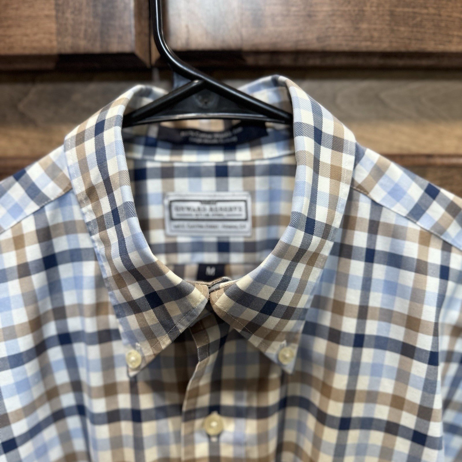 Onward Reserve Men’s Button Down Shirt M Blue Brown Plaid Wrinkle-Free Cotton