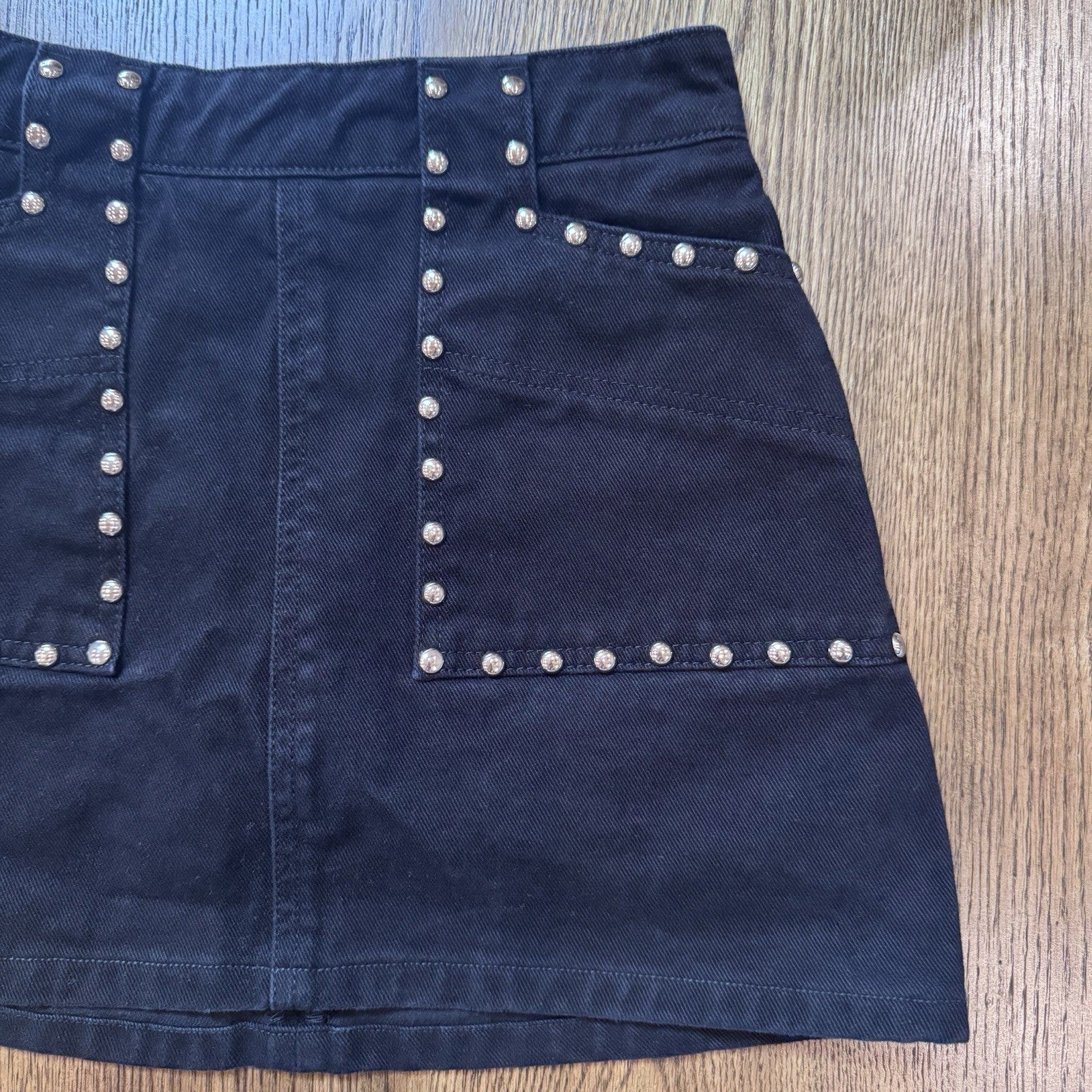 BDG Urban Outfitters Black Denim Mini Skirt XS Studded Pockets Zip Back Turkey