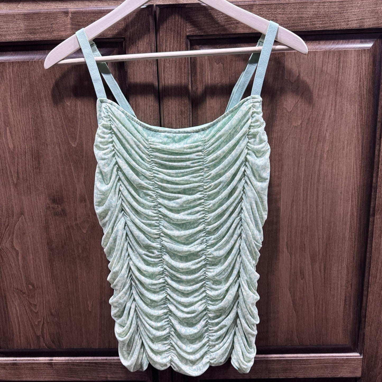 (2X/18/20) Torrid Light Green & Ivory Floral Mesh Ruched Sleeveless Tank Top