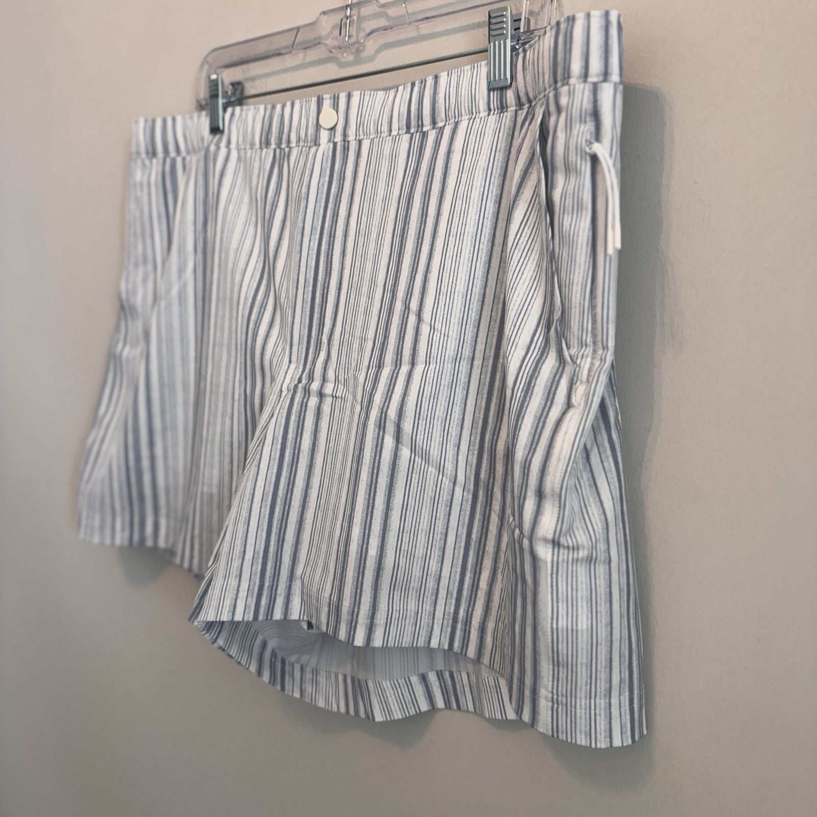 VRST Men's 5" Resort Short XXL Muted Denim Calm Stripe Slim Fit Boxer Liner NWT