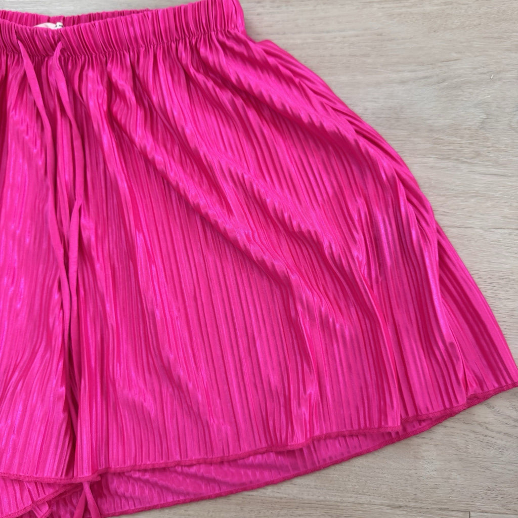Good American Fuchsia Women’s Pleated Shorts 00 0 Satin Barbiecore