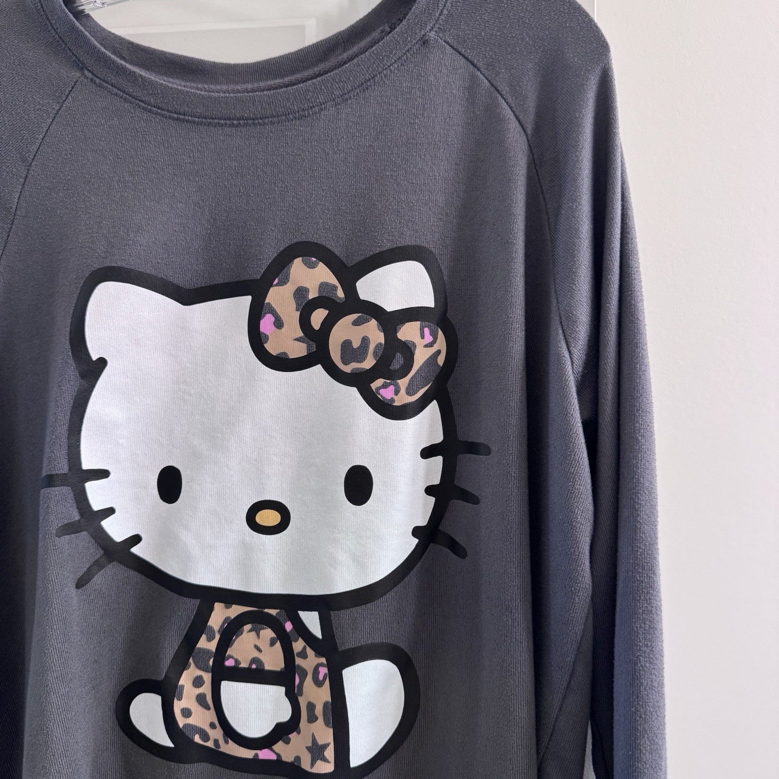 Hello Kitty Sanrio Womens L Leopard Bow Lounge Top Gray Sleepwear 2023 Cute