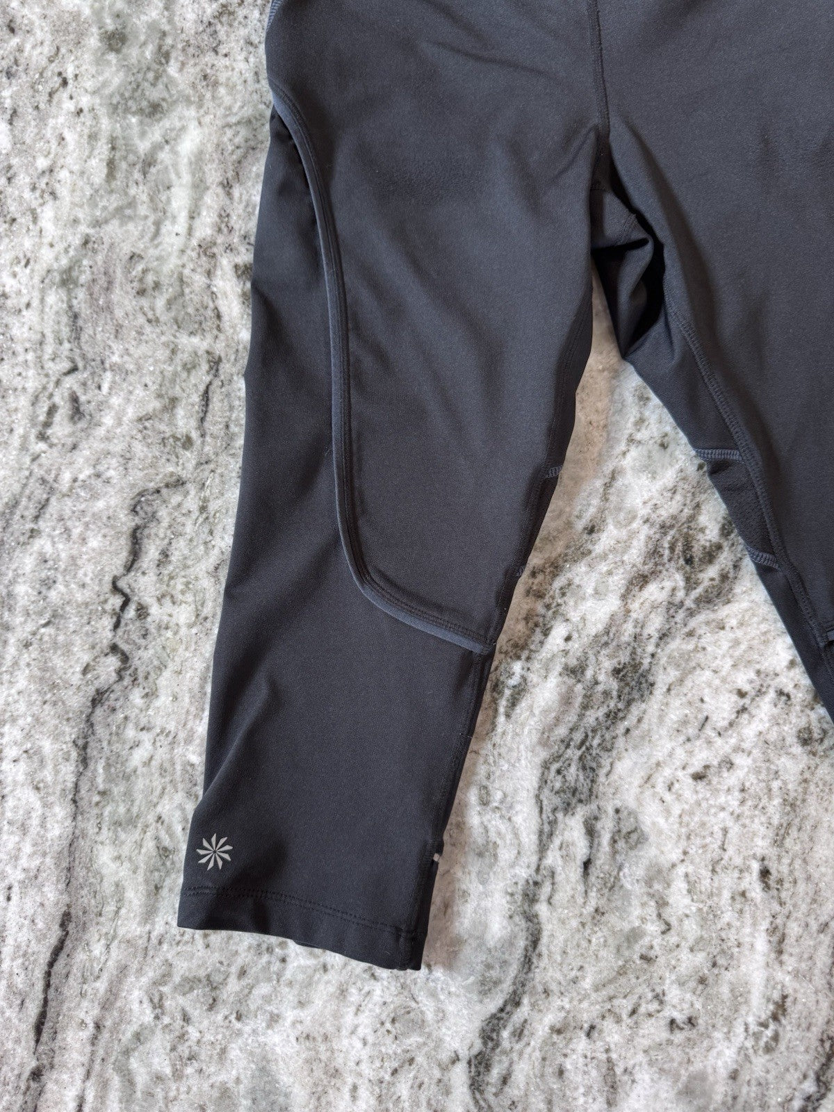 ATHLETA Marled Black Sz Small Stretchy Athletic Workout Capris Cropped Leggings