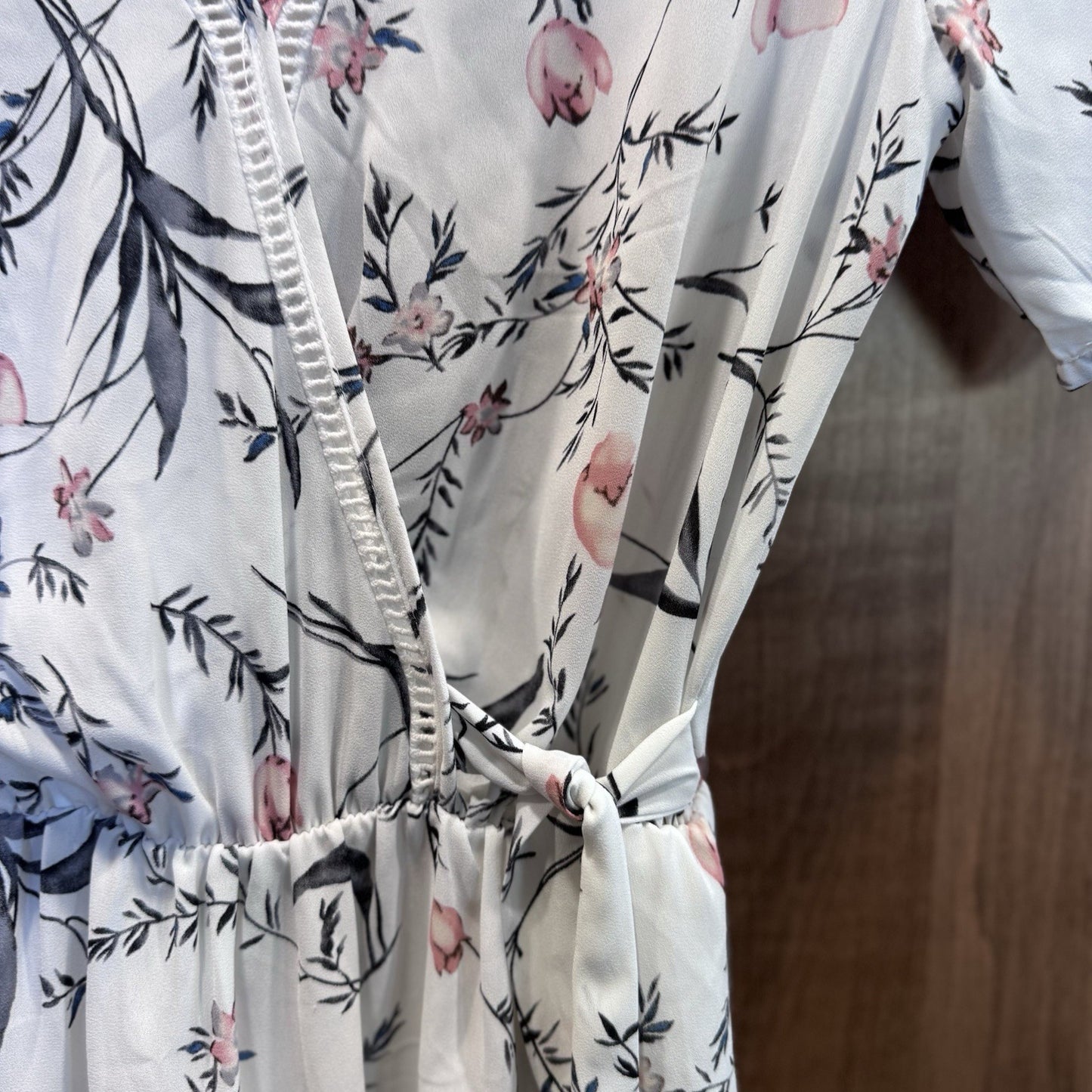 Sienna Sky Floral Wrap Dress White Pink Short Sleeve XS