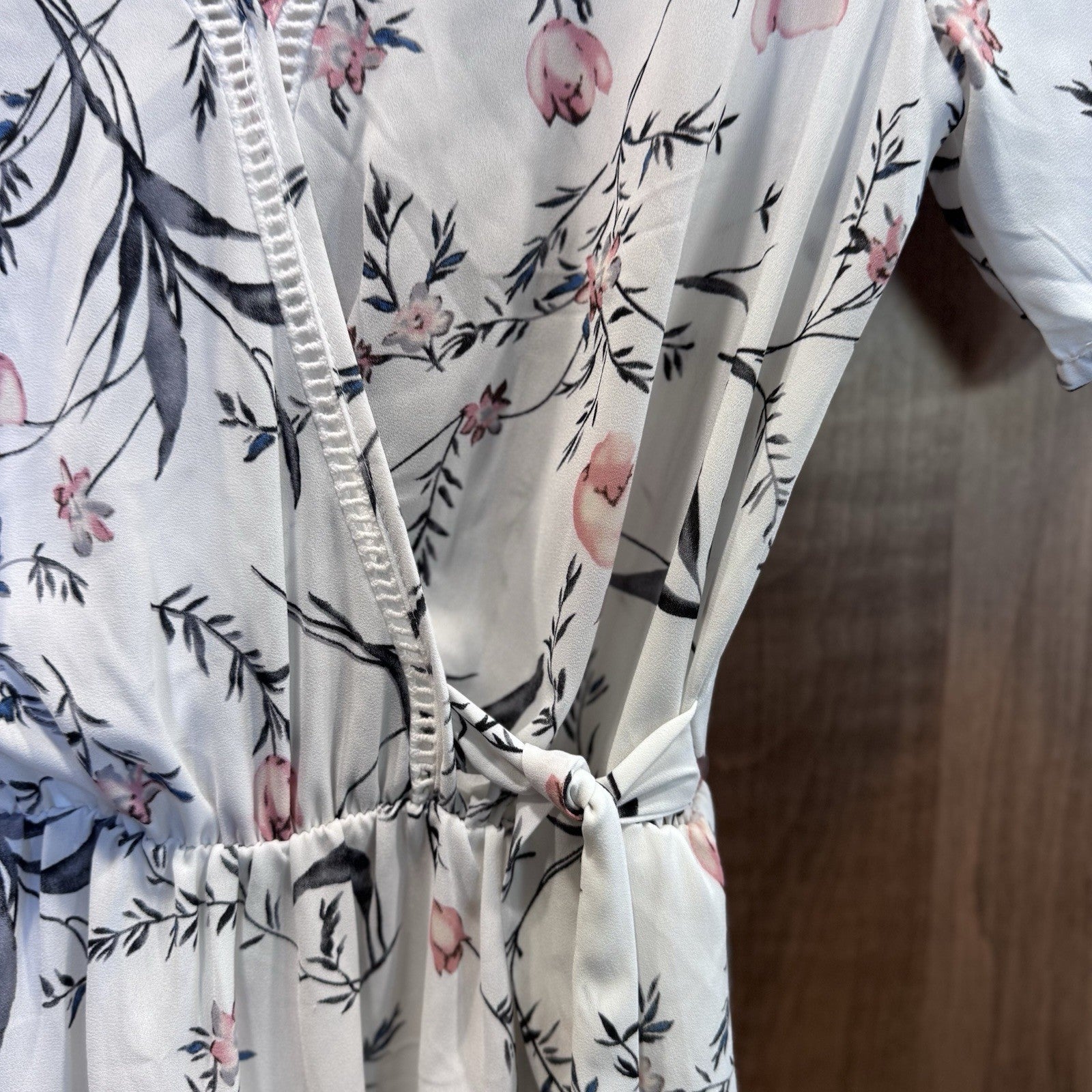 Sienna Sky Floral Wrap Dress White Pink Short Sleeve XS