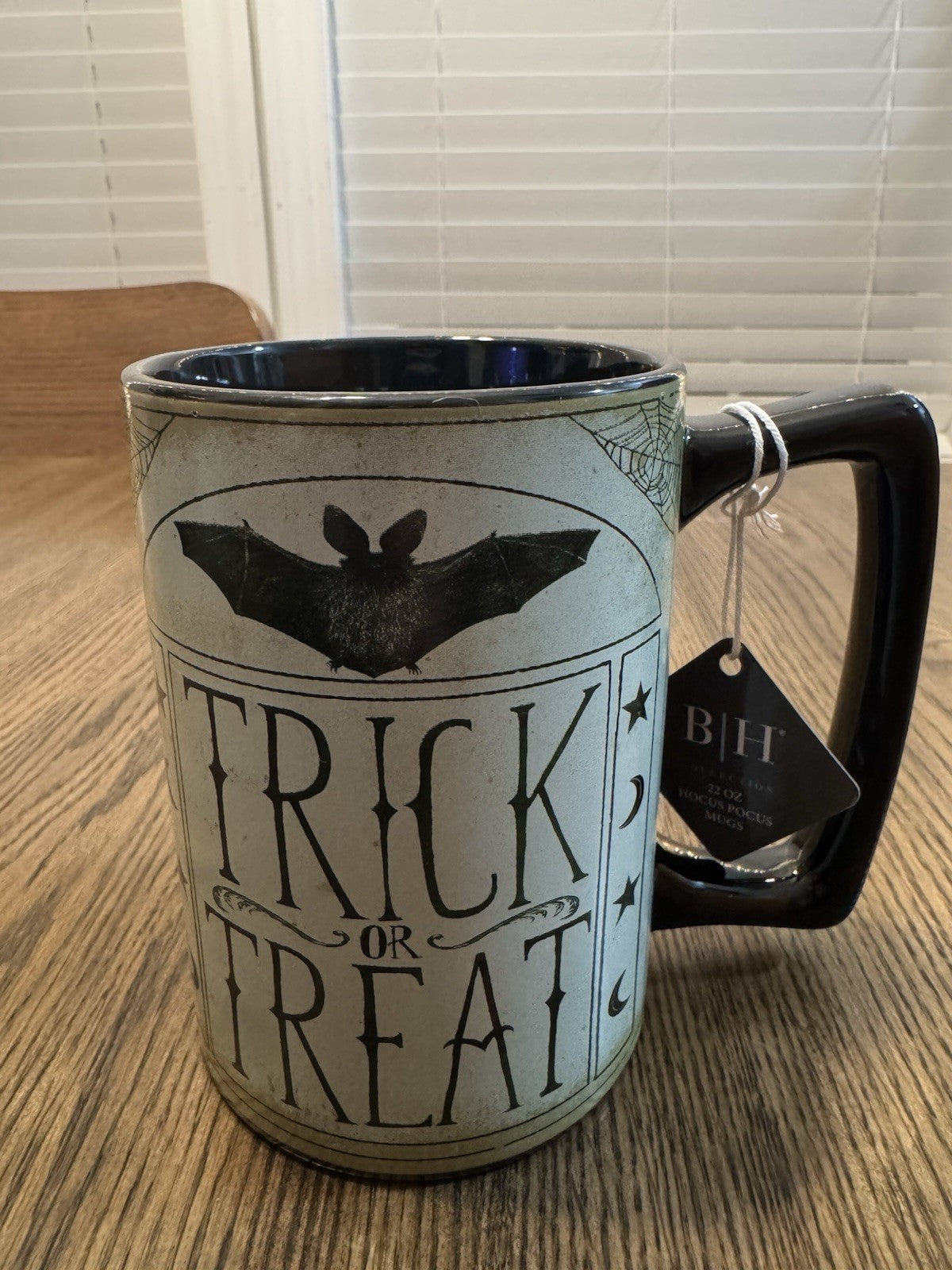 Blue Harbor Hocus Pocus Trick or Treat Bat Large 22oz Halloween Coffee Cup Mug