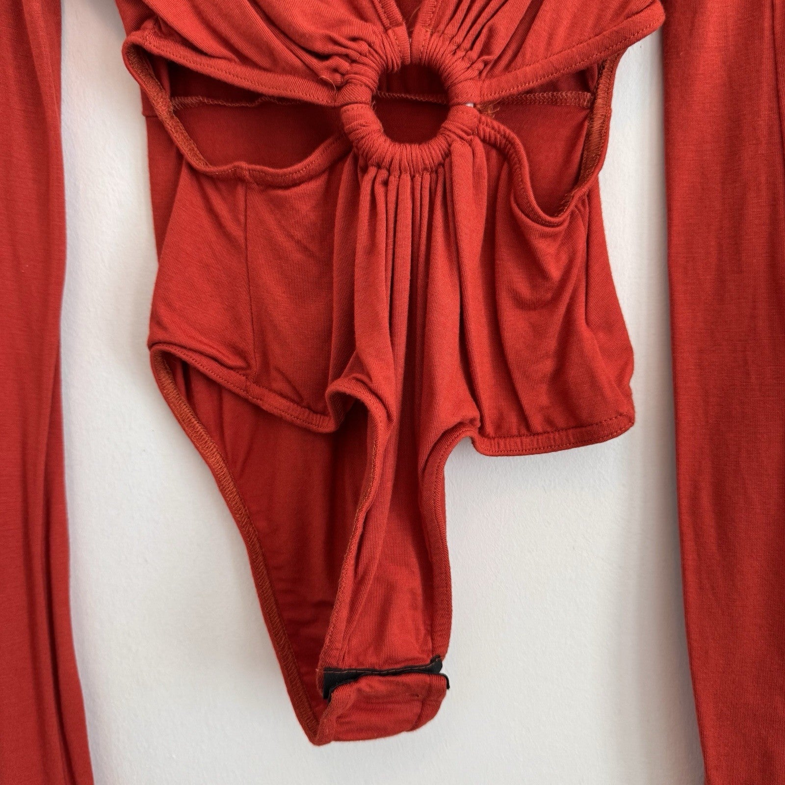 PrettyLittleThing Burnt Orange O-Ring Bodysuit Flare Sleeve Cutout Size 4 NWT 