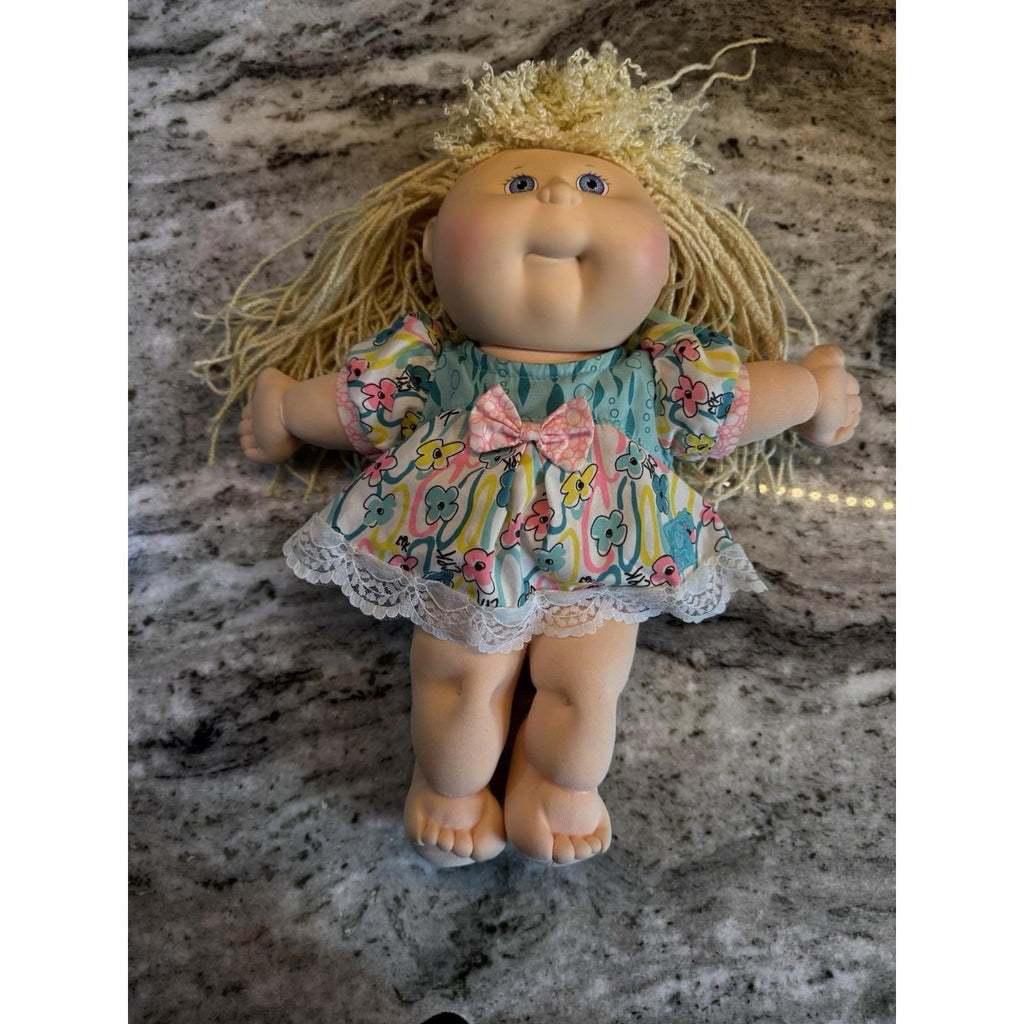 Vintage 1990 First Edition Cabbage Patch Kids Pretty Blonde Hair Blue Eyes