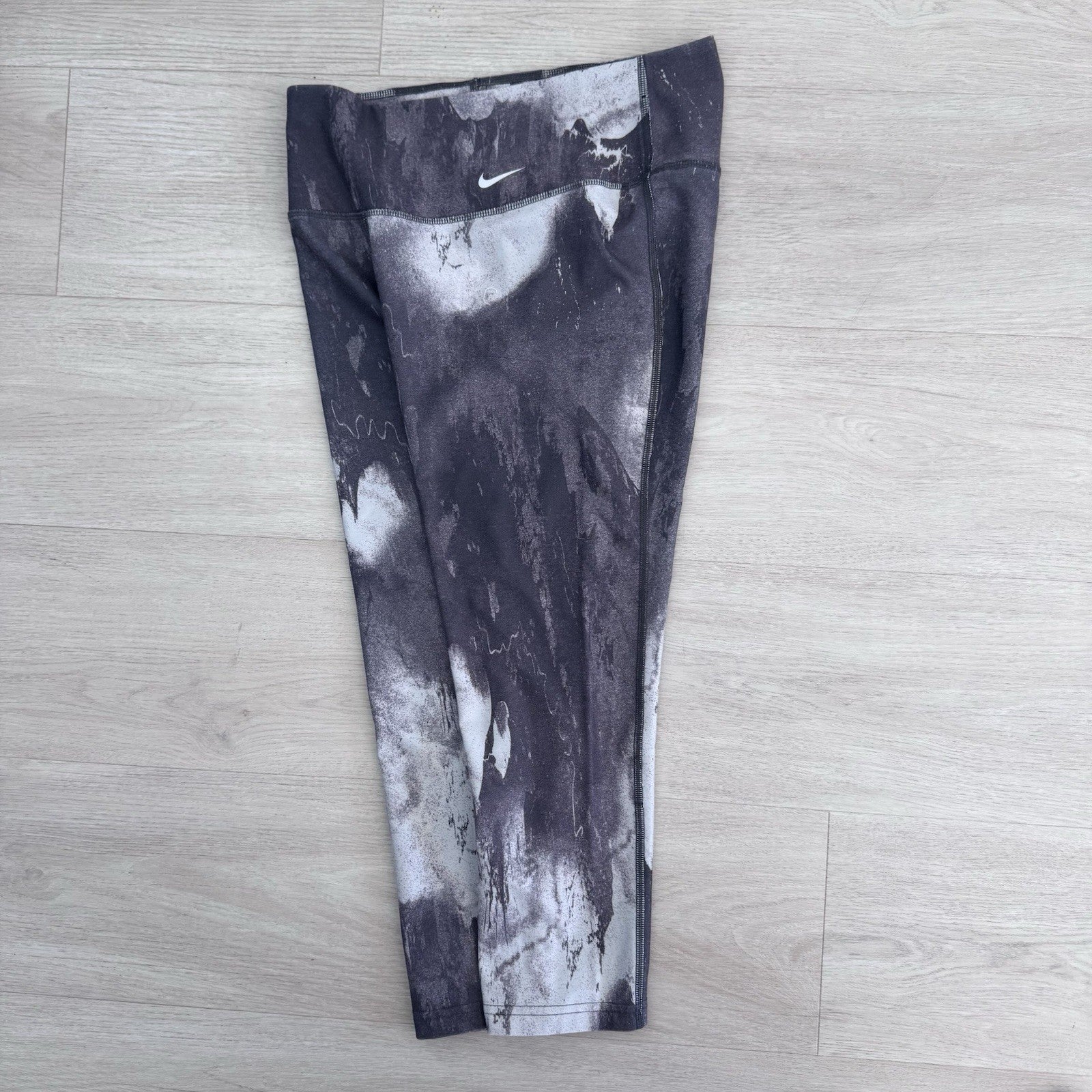 Nike Dri-Fit Leggings Women Small Gray Black Abstract Print Recycled Stretch 