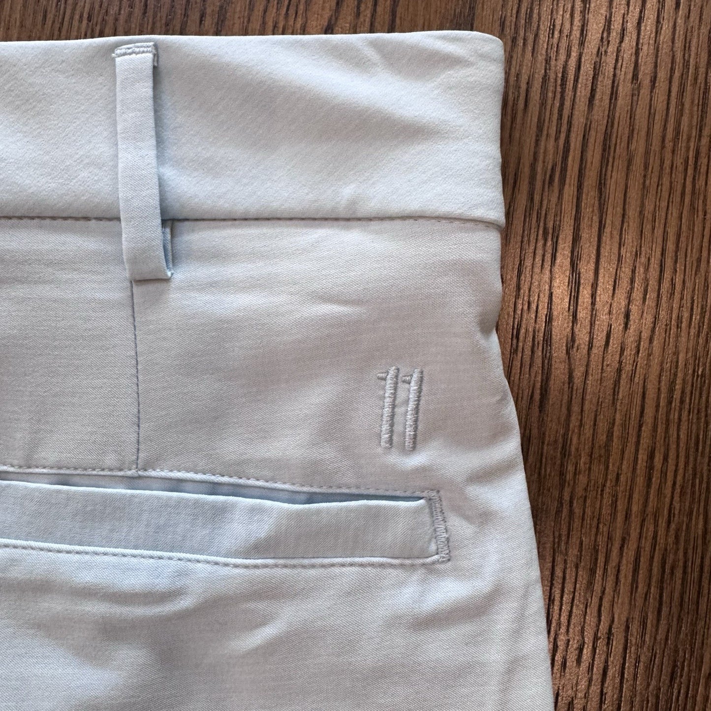 Walter Hagen Men’s Golf Shorts W30 Light Blue Flat Front 9” Inseam Wrinkle